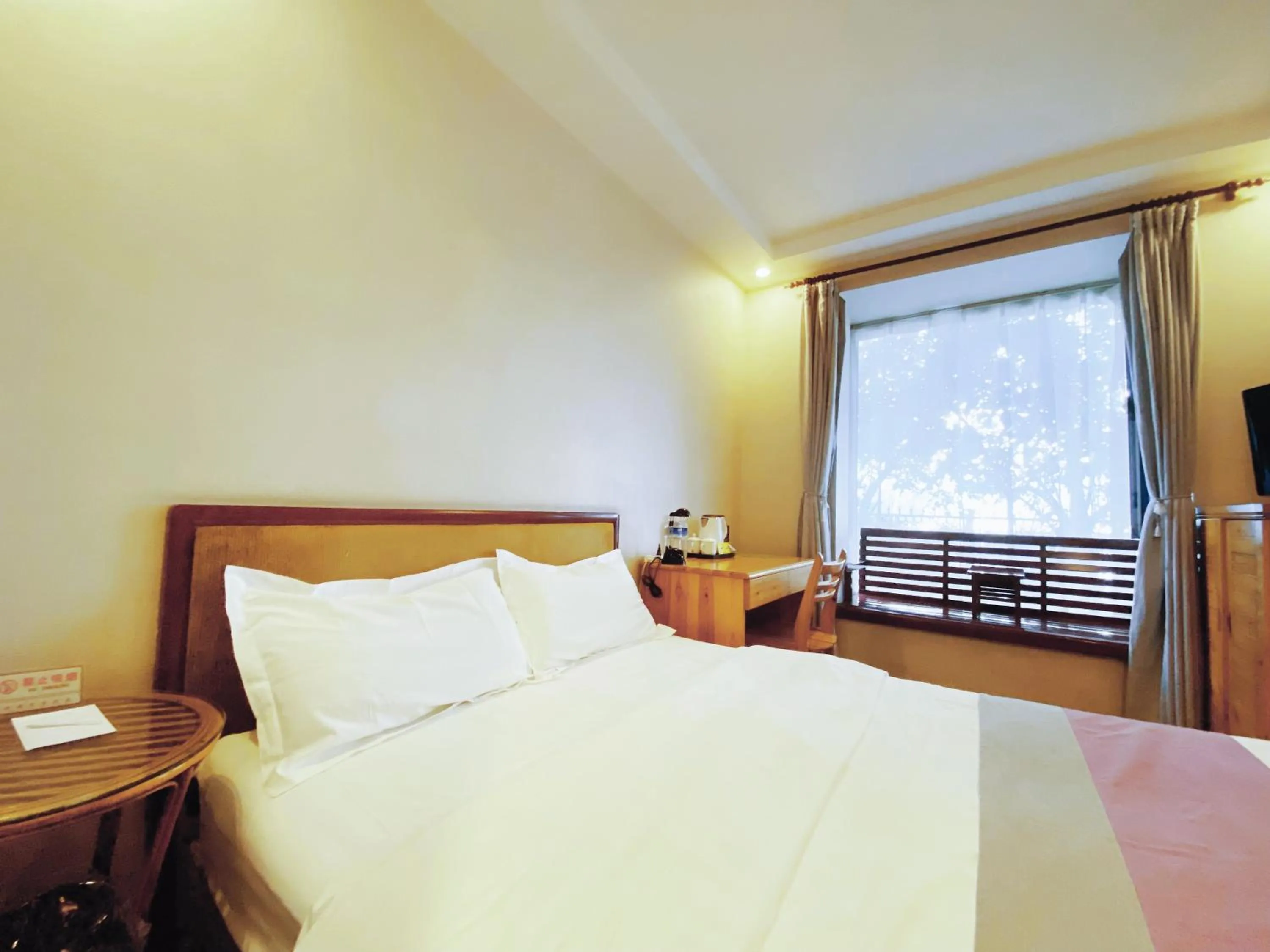 Bed in Beijing RJ Brown city center hotel Forbidden City &Tian'anmen Square ,Near Subway line 8, 3min walk to Temple of Heaven, English Speaking reception , Laundry service ,Free wifi ,Oneday tour to Greatwall
