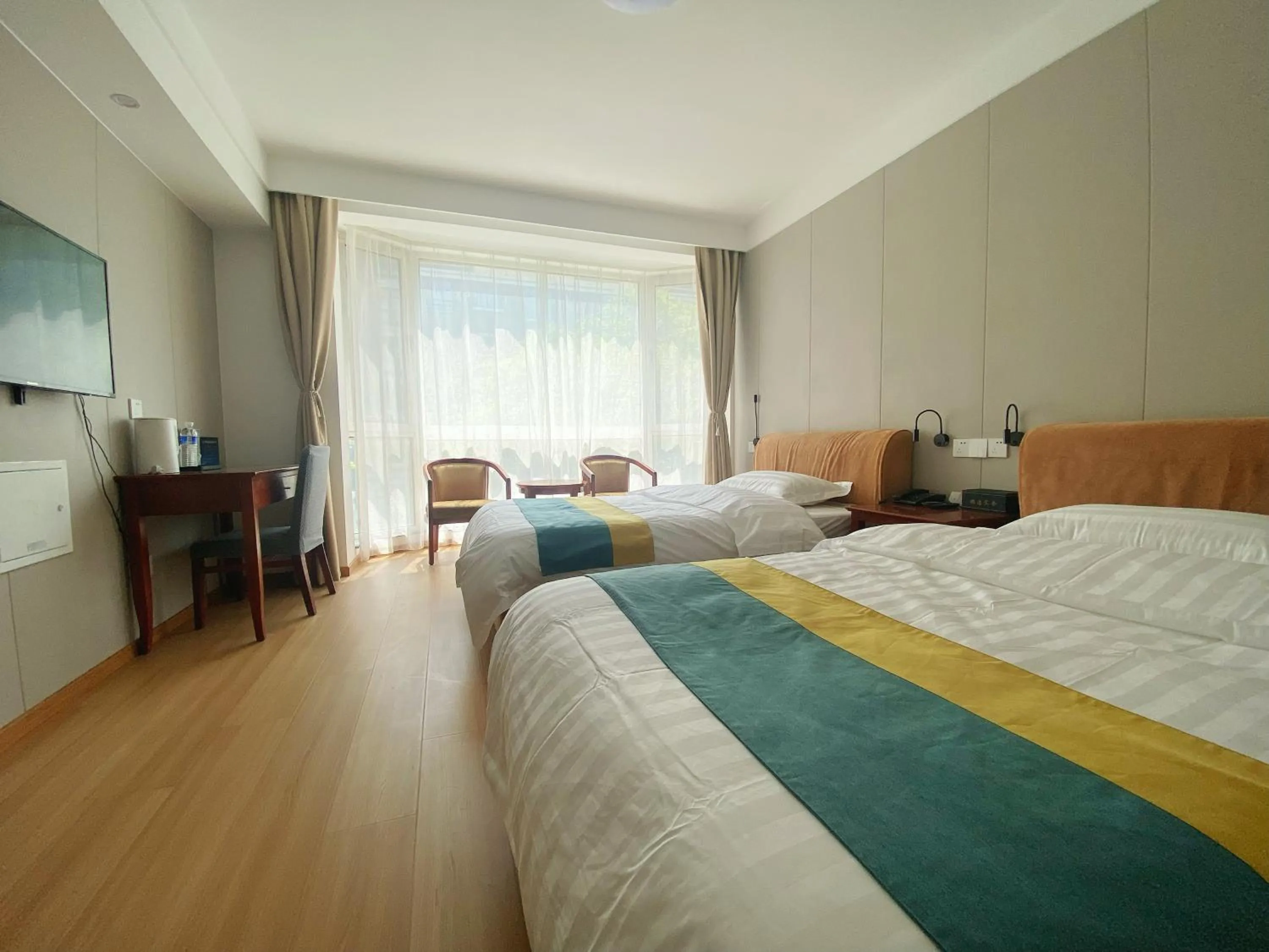 Bed in Beijing RJ Brown city center hotel Forbidden City &Tian'anmen Square ,Near Subway line 8, 3min walk to Temple of Heaven, English Speaking reception , Laundry service ,Free wifi ,Oneday tour to Greatwall