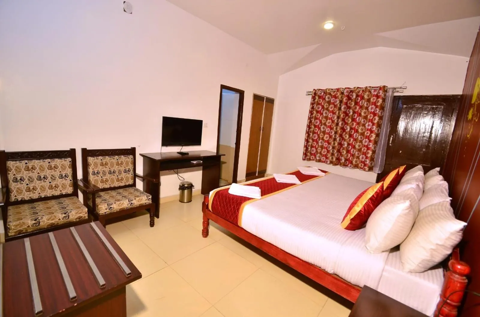 Bedroom, Bed in Royal Serene Villas