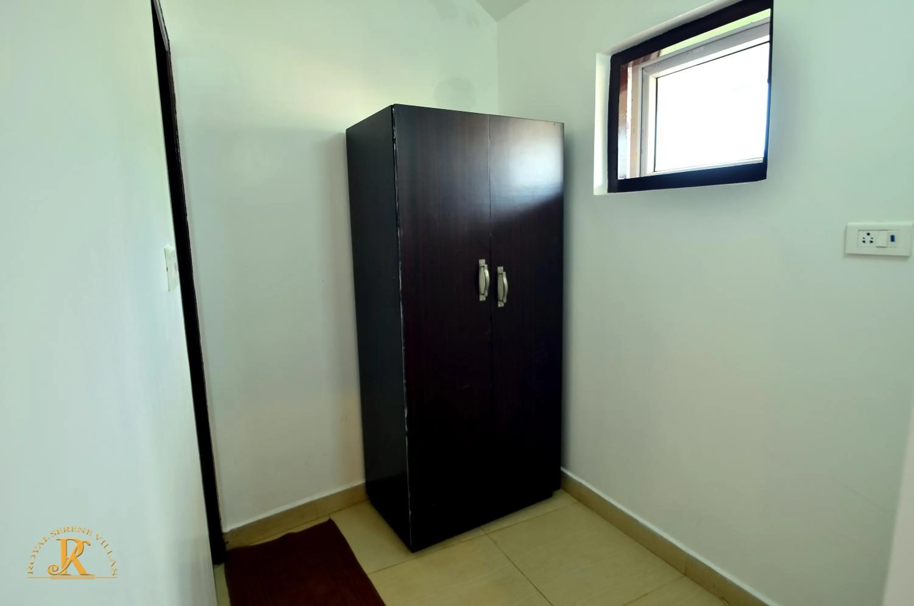 wardrobe in Royal Serene Villas