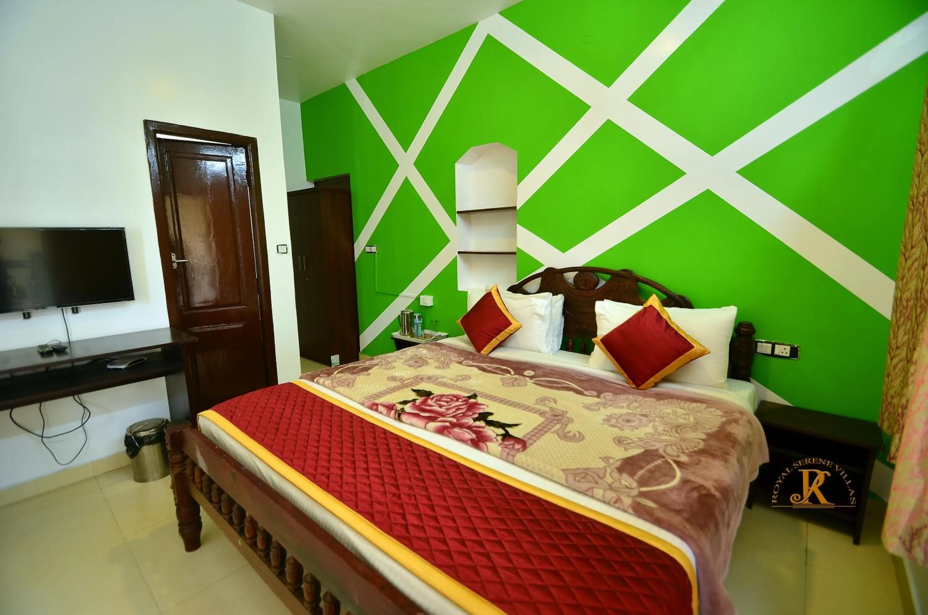 Photo of the whole room, Bed in Royal Serene Villas