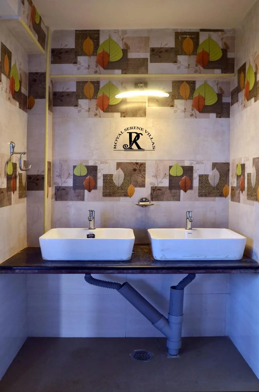 Restaurant/places to eat in Royal Serene Villas