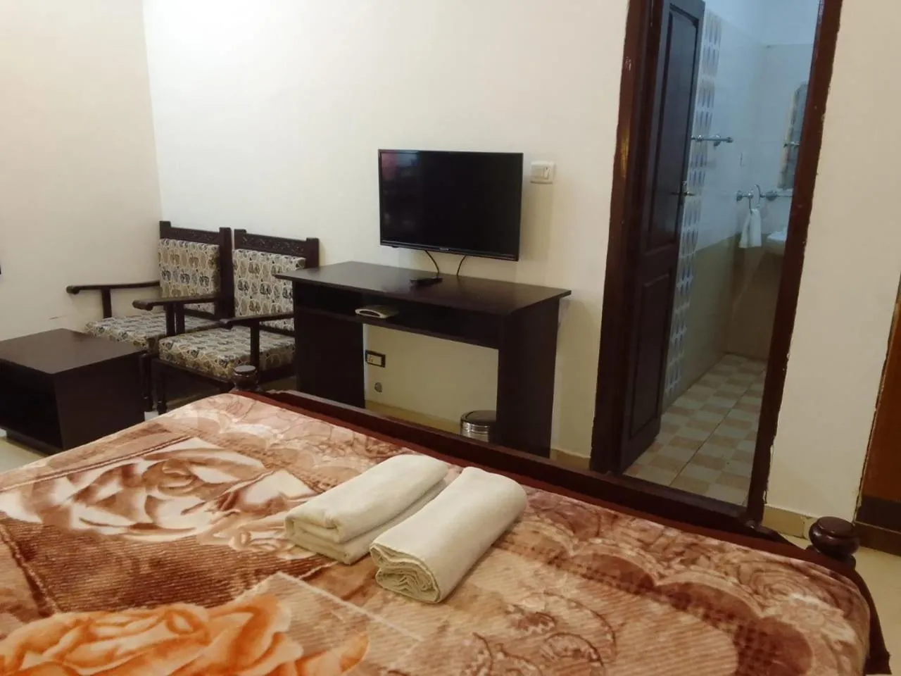 TV and multimedia, Bed in Royal Serene Villas