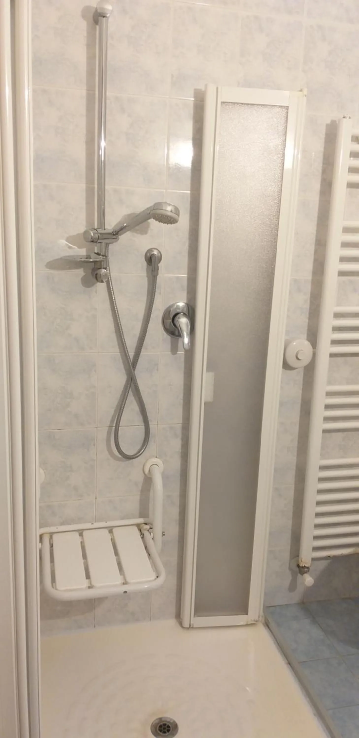 Shower in Hotel Corallo