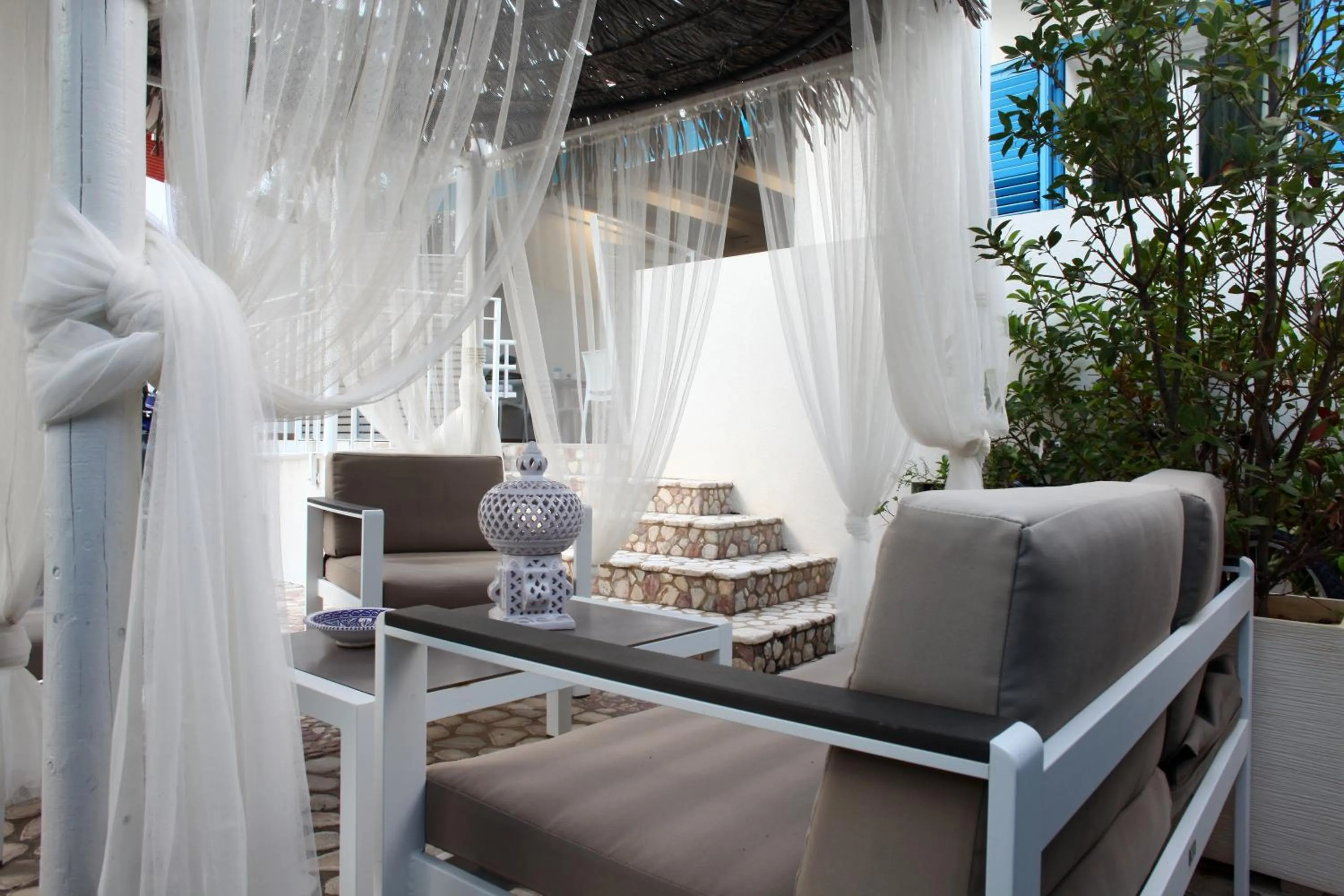 Patio in Rivazzurra Design Rooms