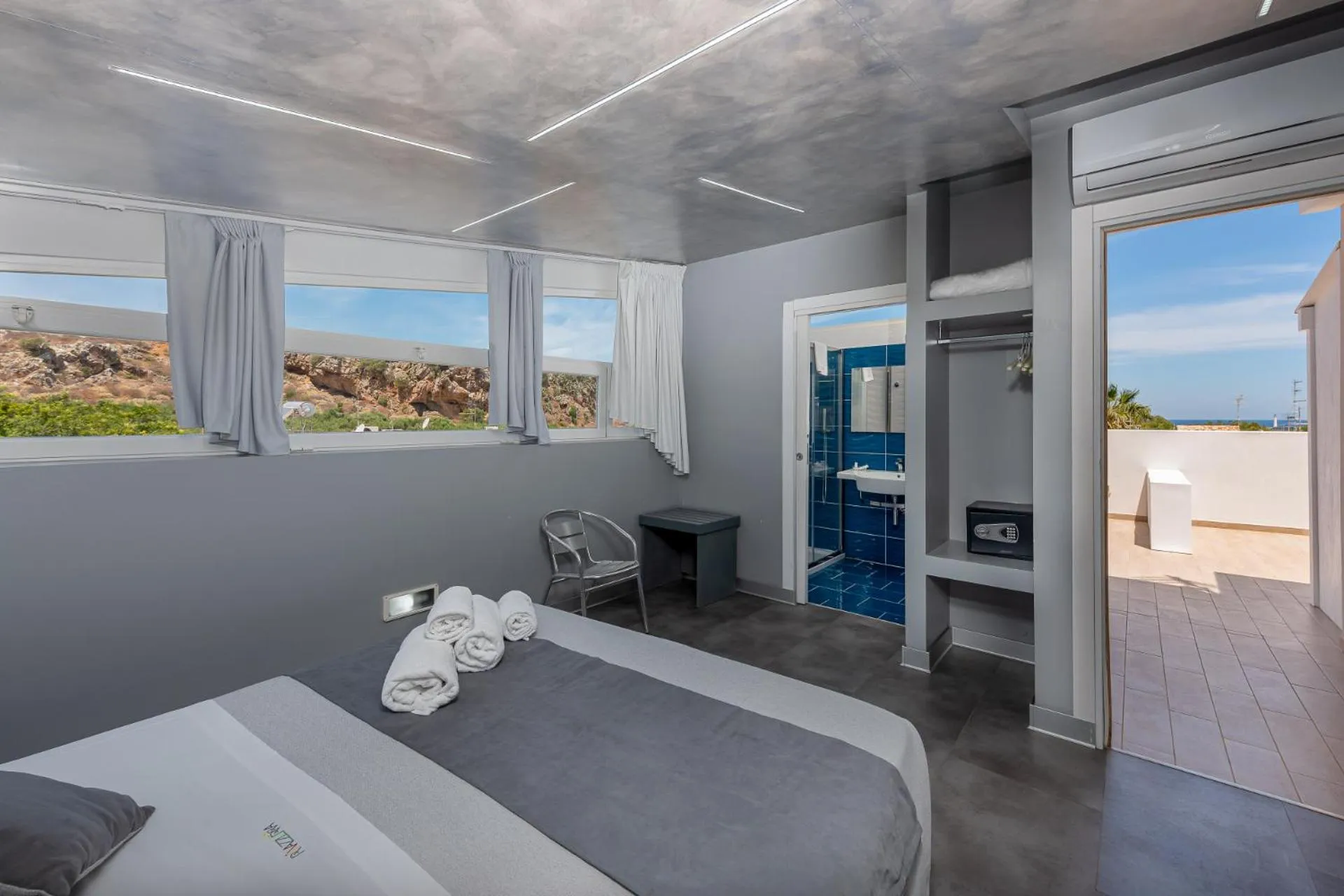 Bathroom, Bed in Rivazzurra Design Rooms