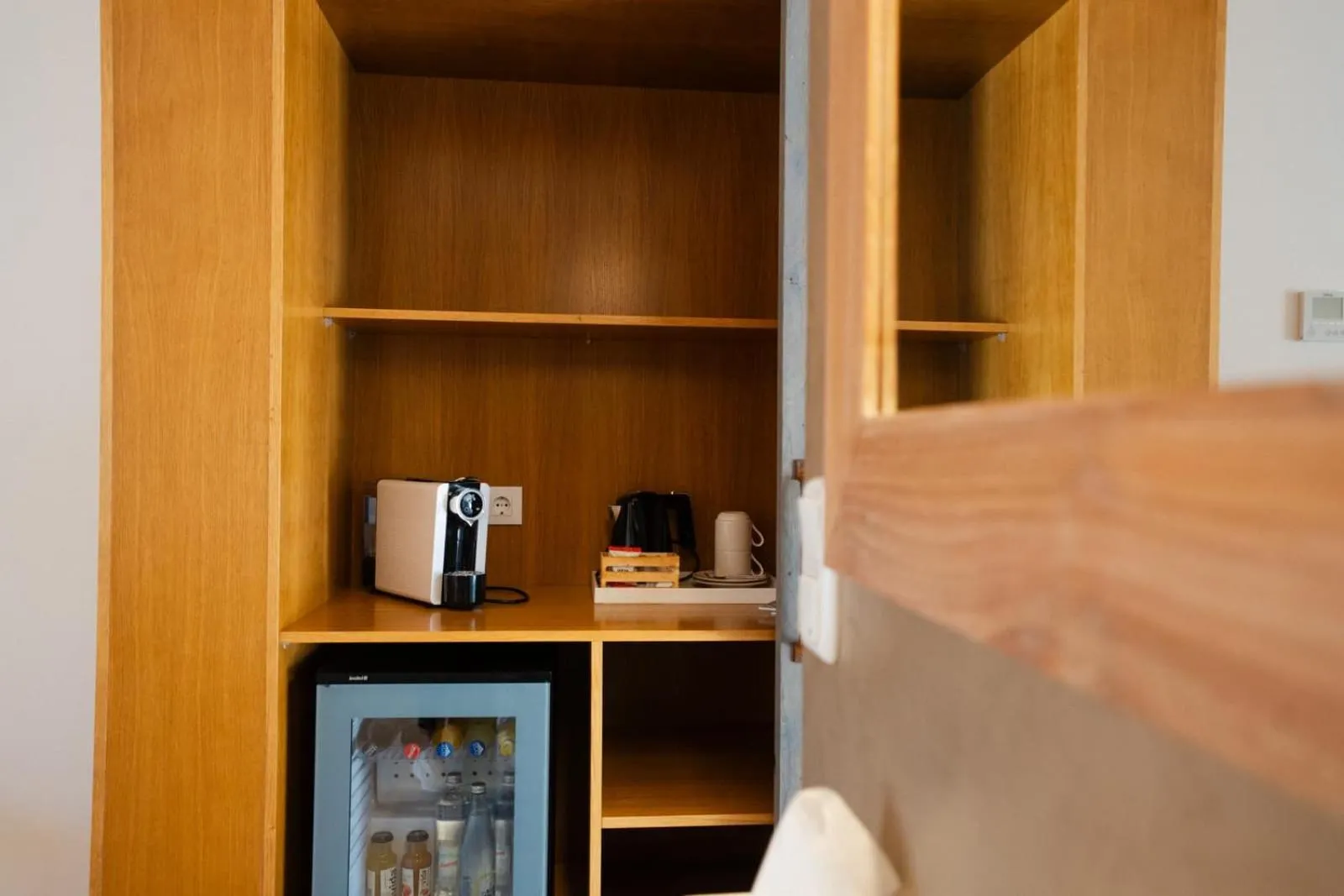 minibar in Hotel Rural Binigaus Vell