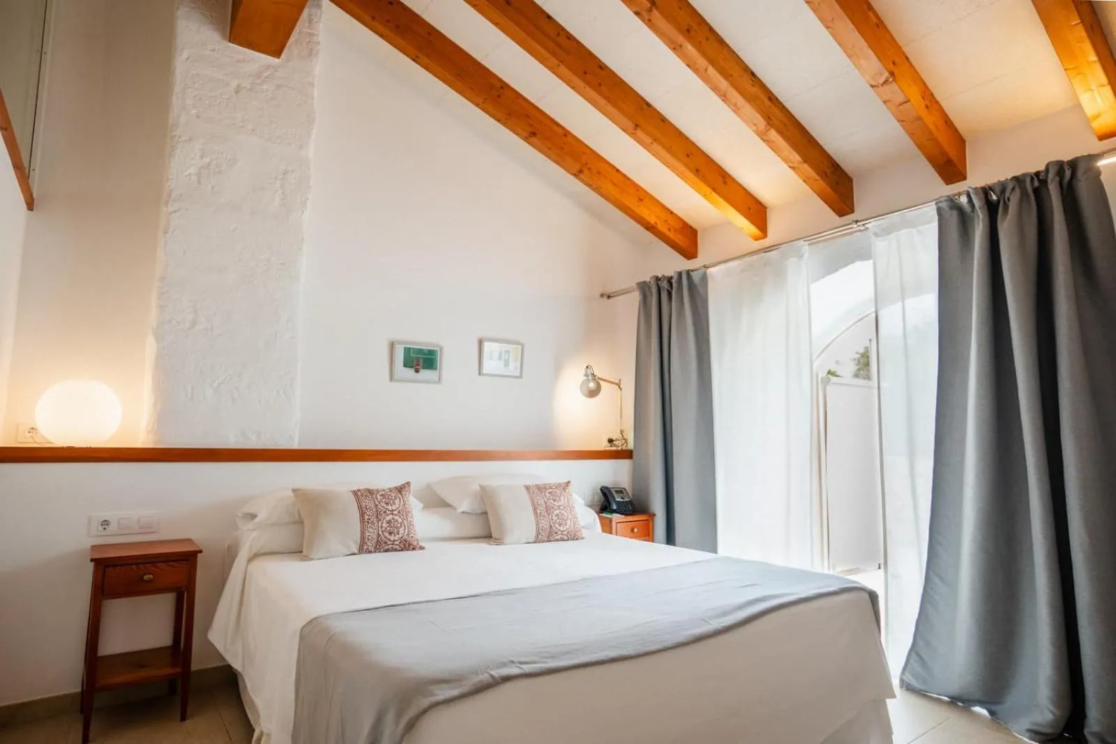 Bed in Hotel Rural Binigaus Vell