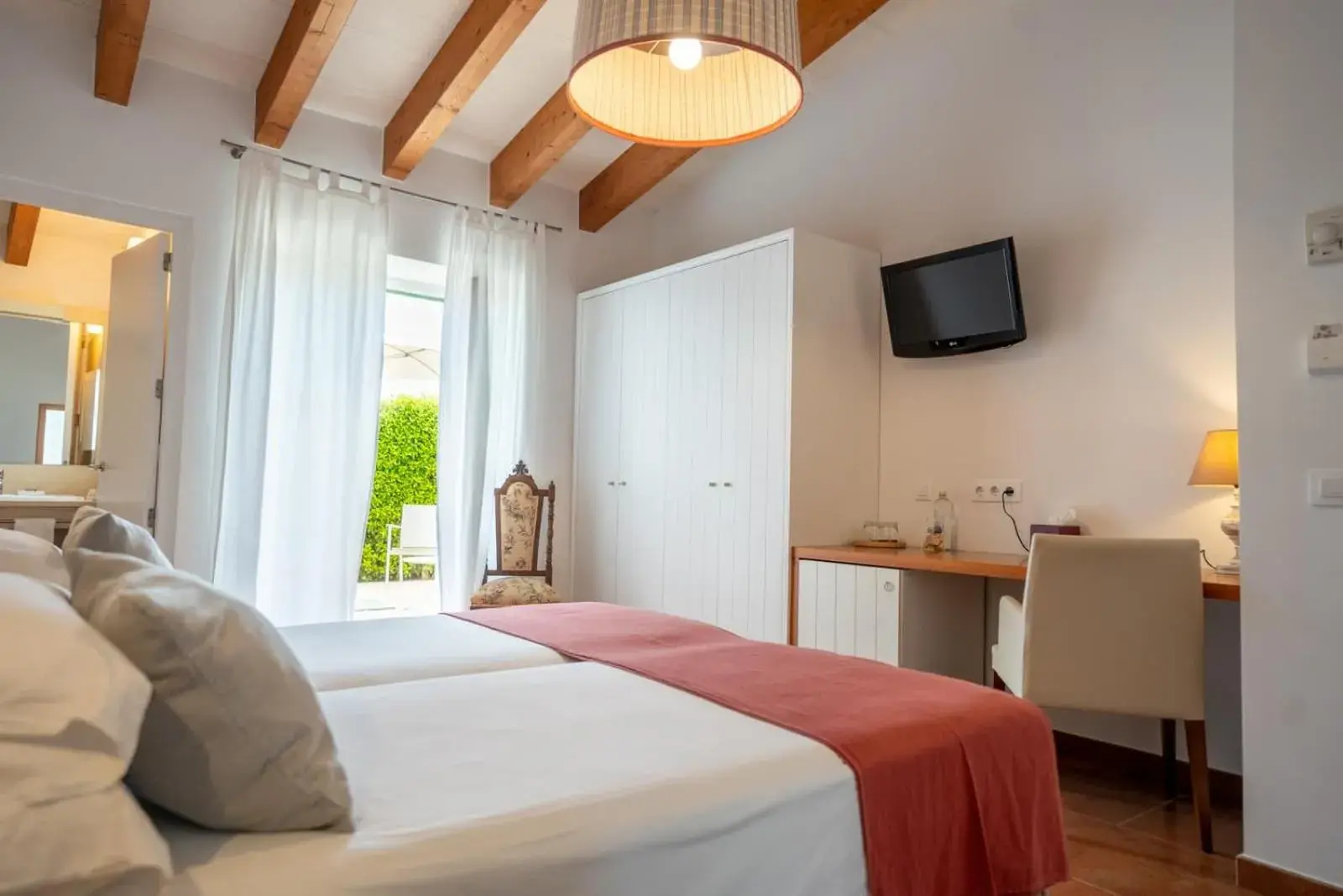 Superior Twin Room - single occupancy in Hotel Rural Binigaus Vell Superior Twin Room - single occupancy in Hotel Rural Binigaus Vell