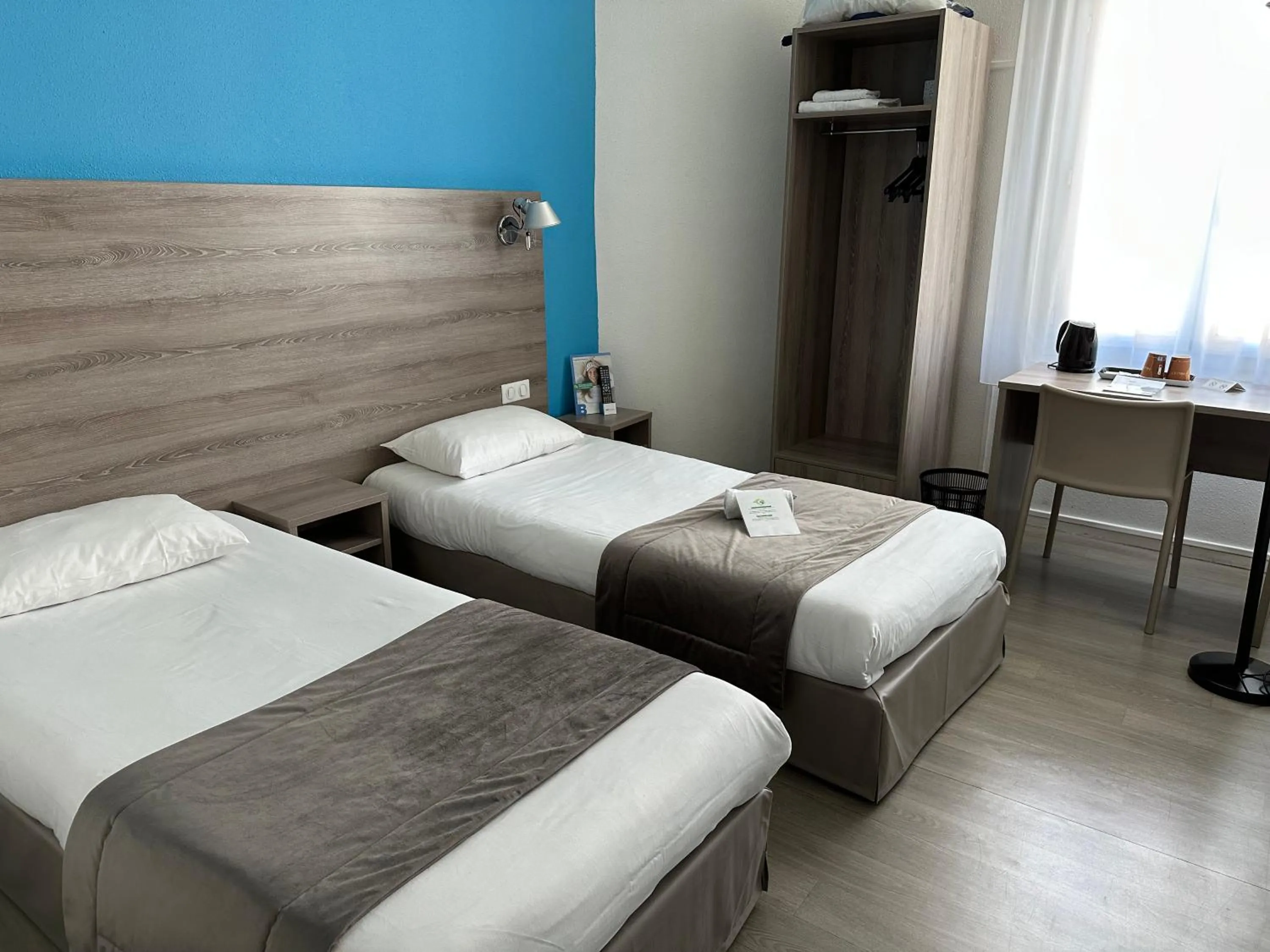 Photo of the whole room, Bed in The Originals City, Hôtel Nevers Centre Gare (Inter-Hotel)