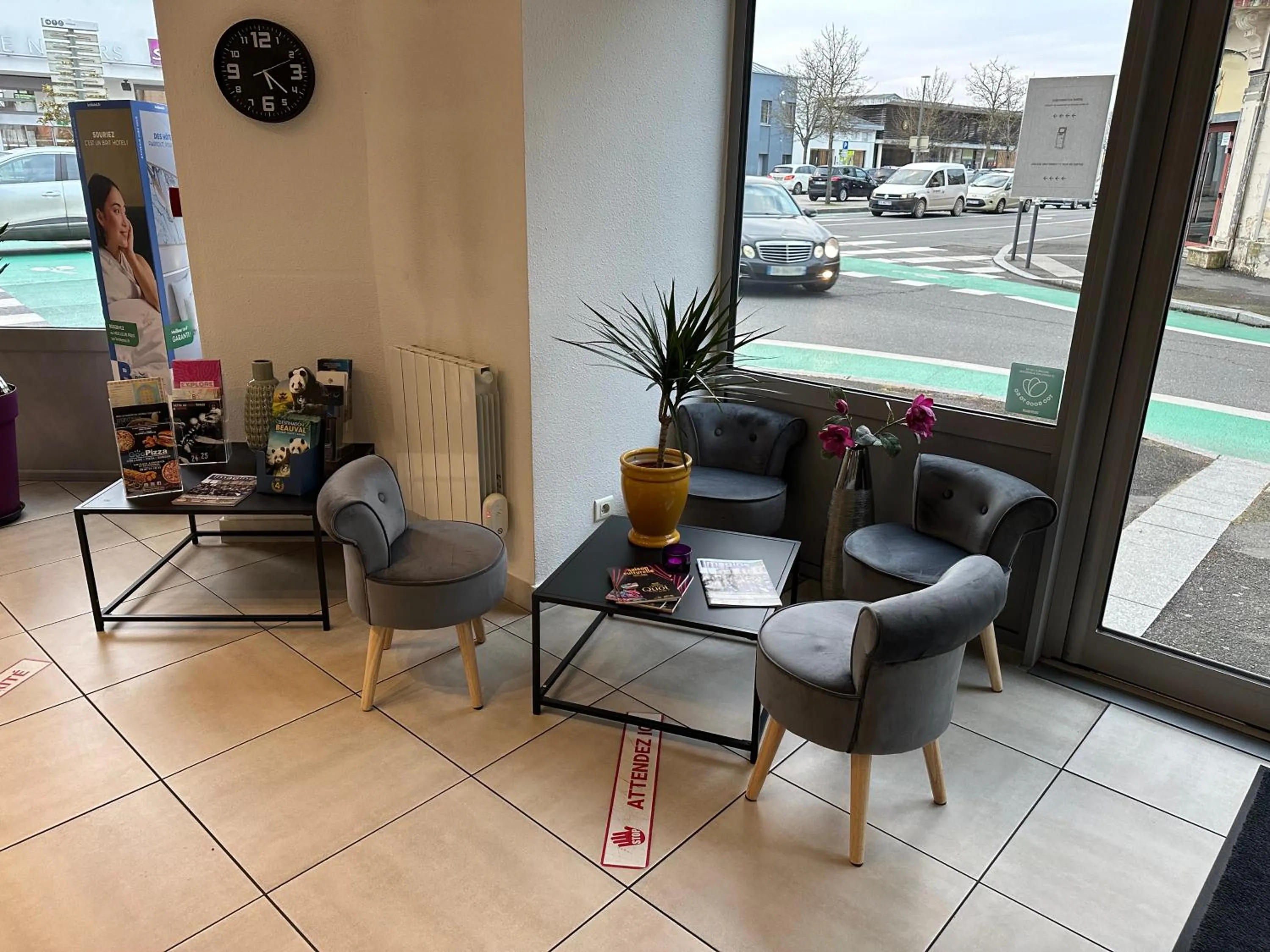 Breakfast in The Originals City, Hôtel Nevers Centre Gare (Inter-Hotel)