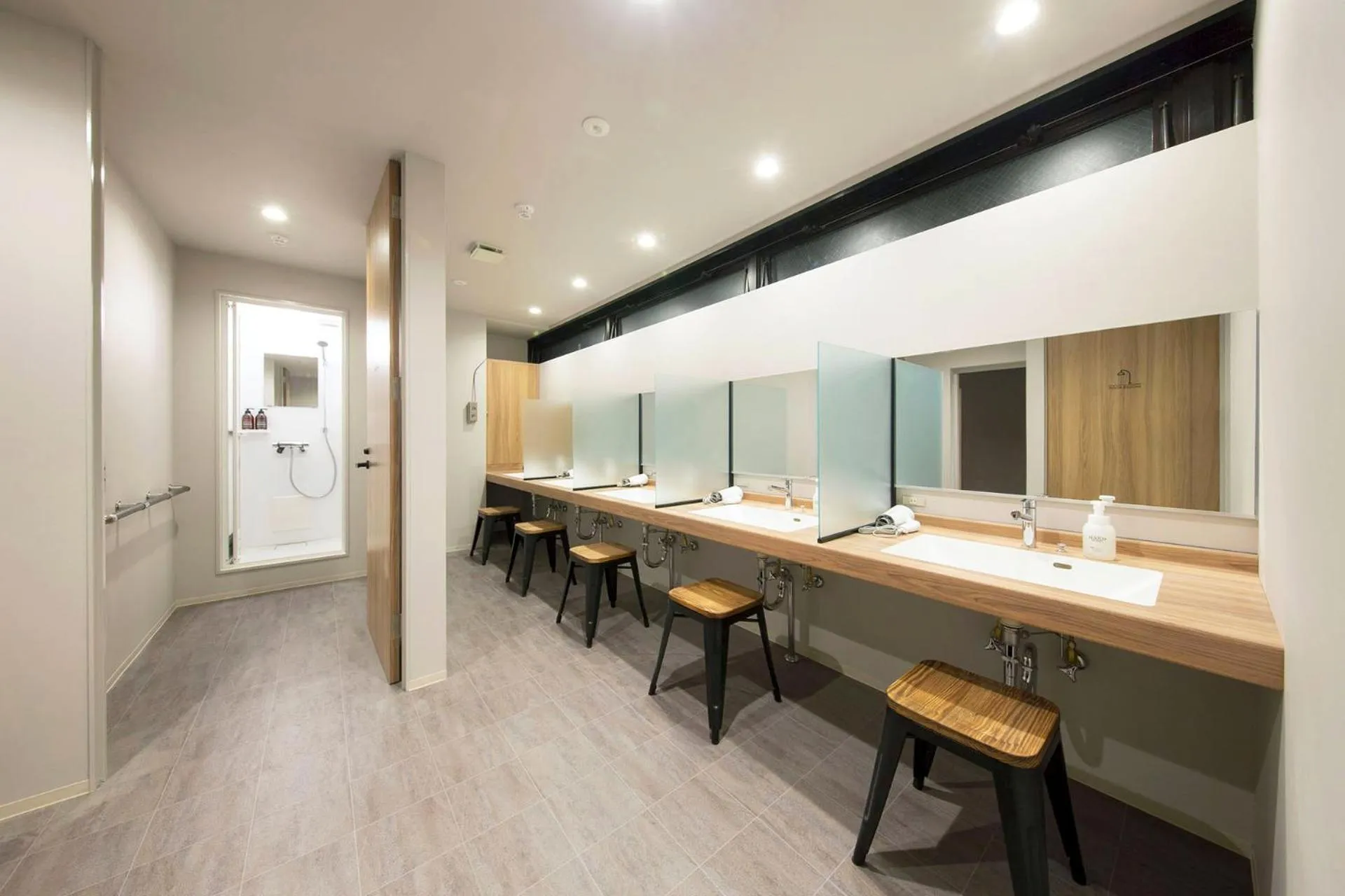 Shower in montan HAKATA