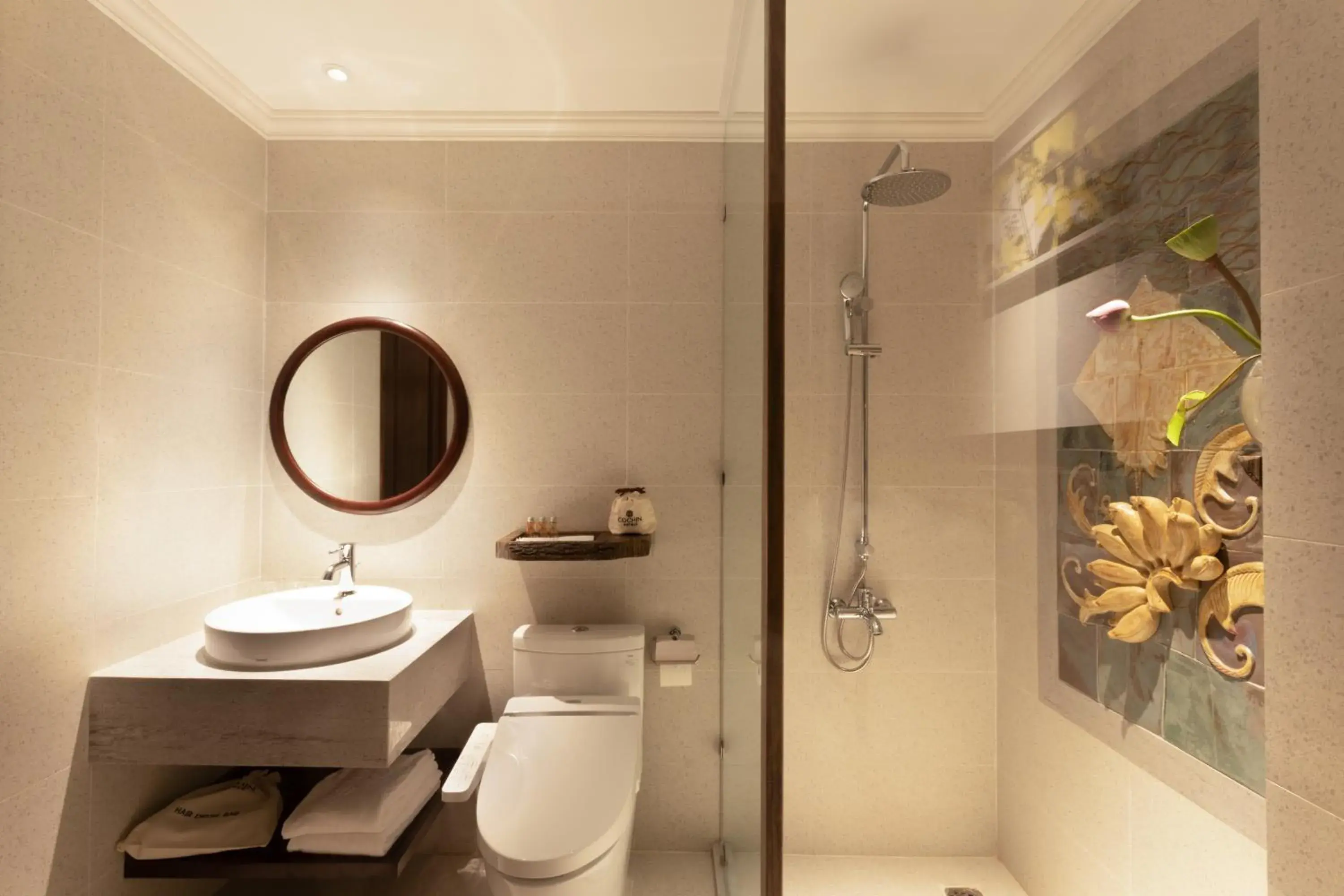 Bathroom in Cochin Sang Hotel Bathroom in Cochin Sang Hotel