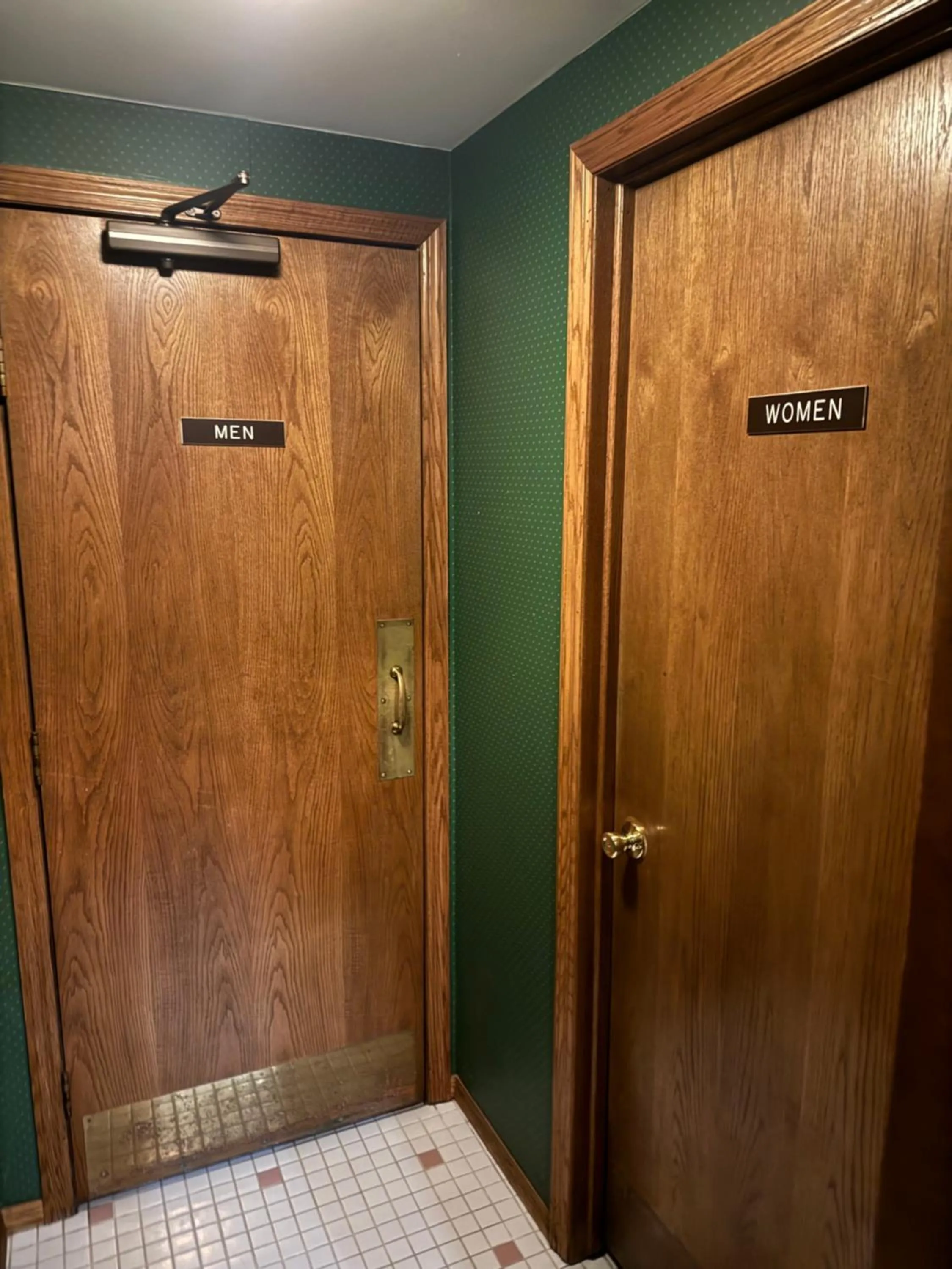 Bathroom in Fenway House Hotel