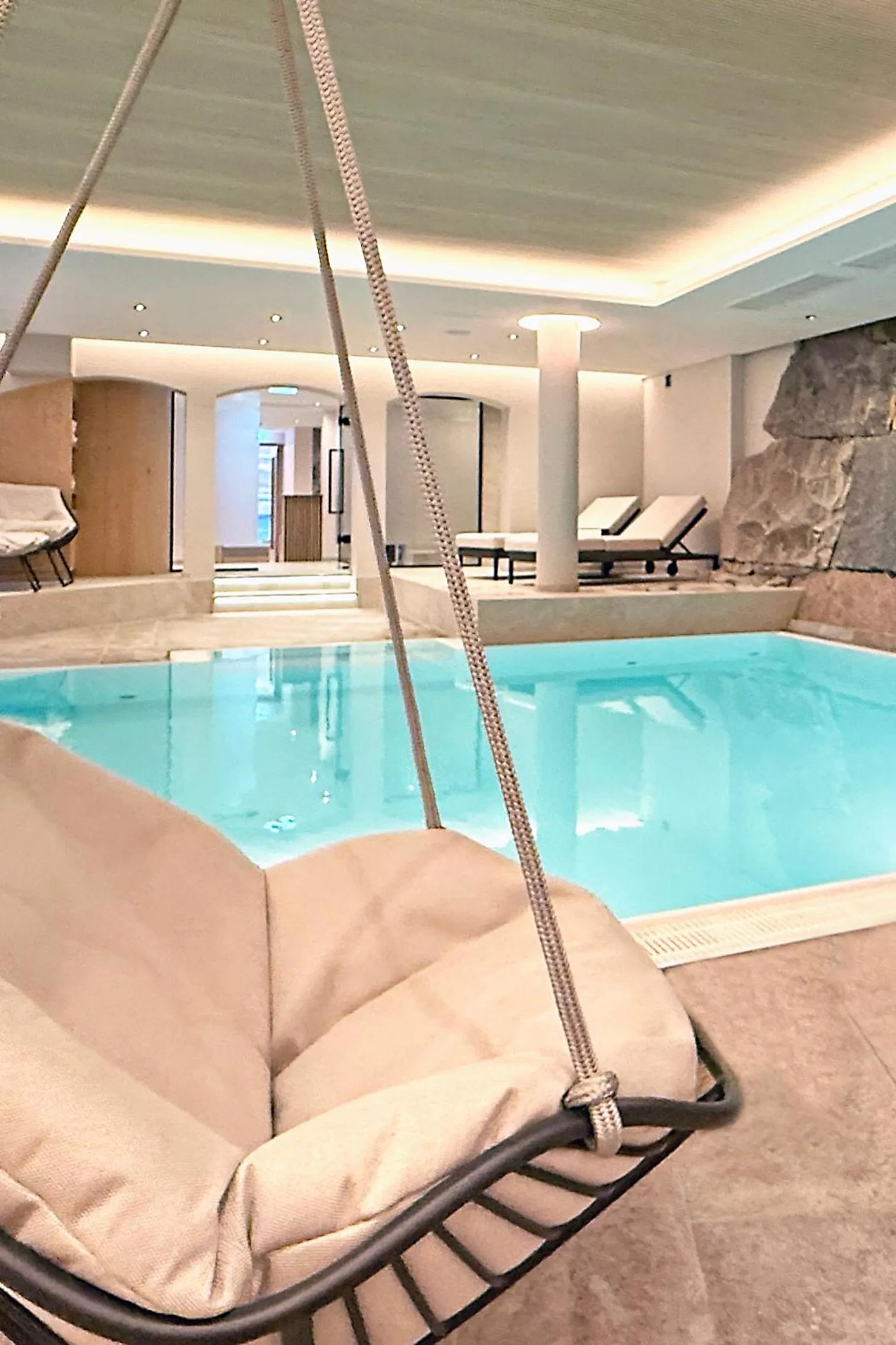 Swimming pool in Hotel Bayerischer Hof