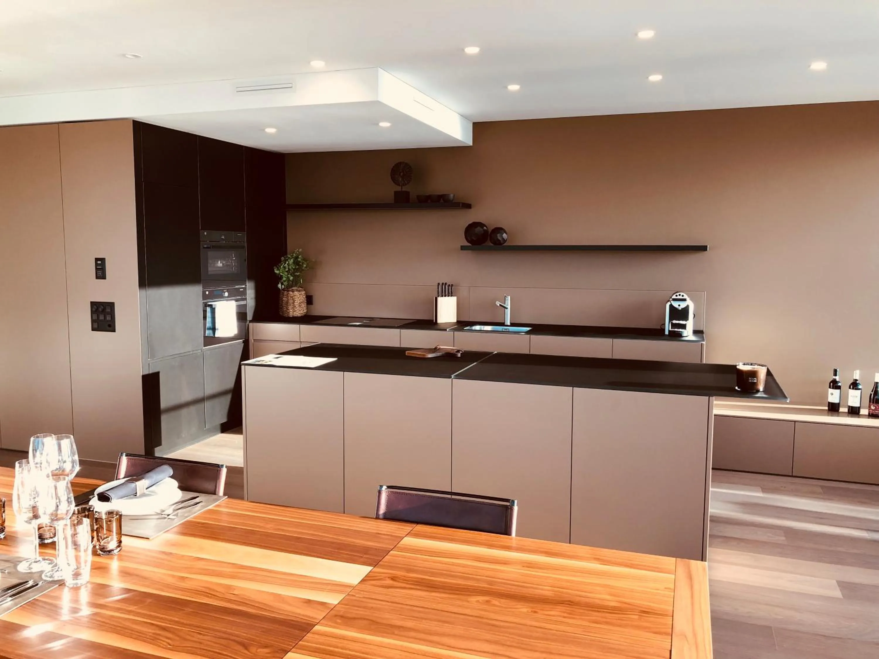 Kitchen or kitchenette in Park Tower City View Apartments