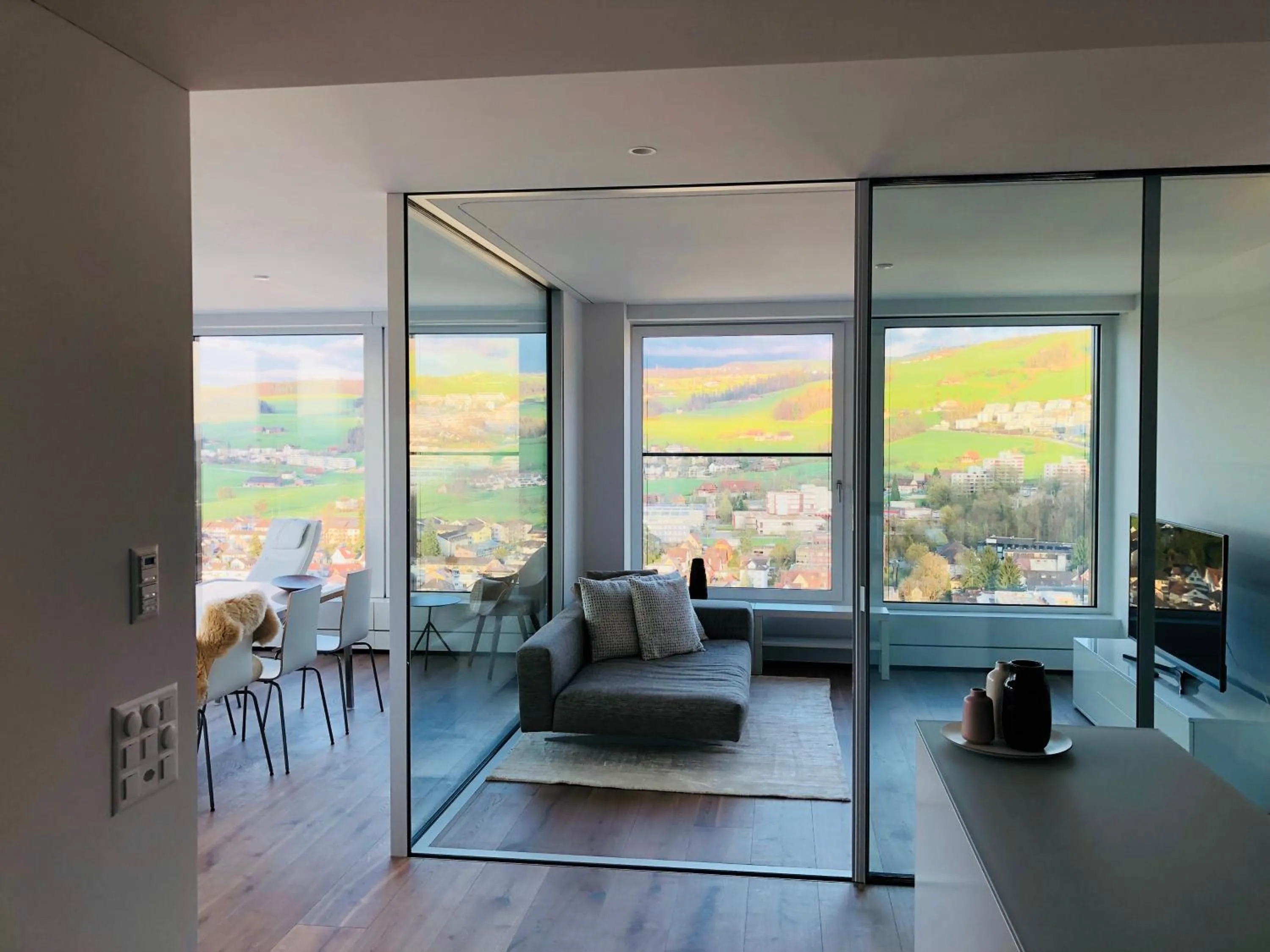 Living room in Park Tower City View Apartments