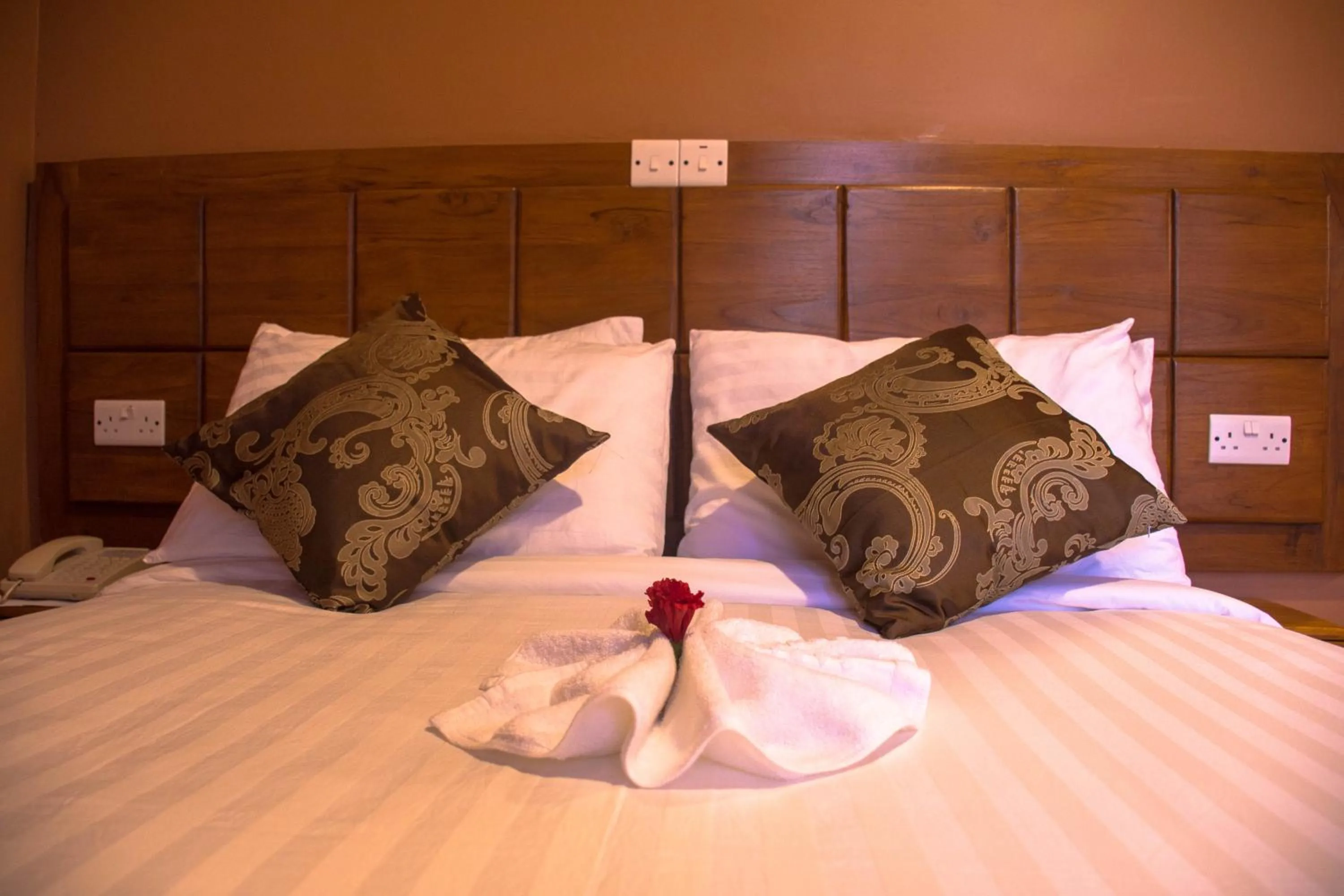 cot, Bed in Masailand Safari Lodge