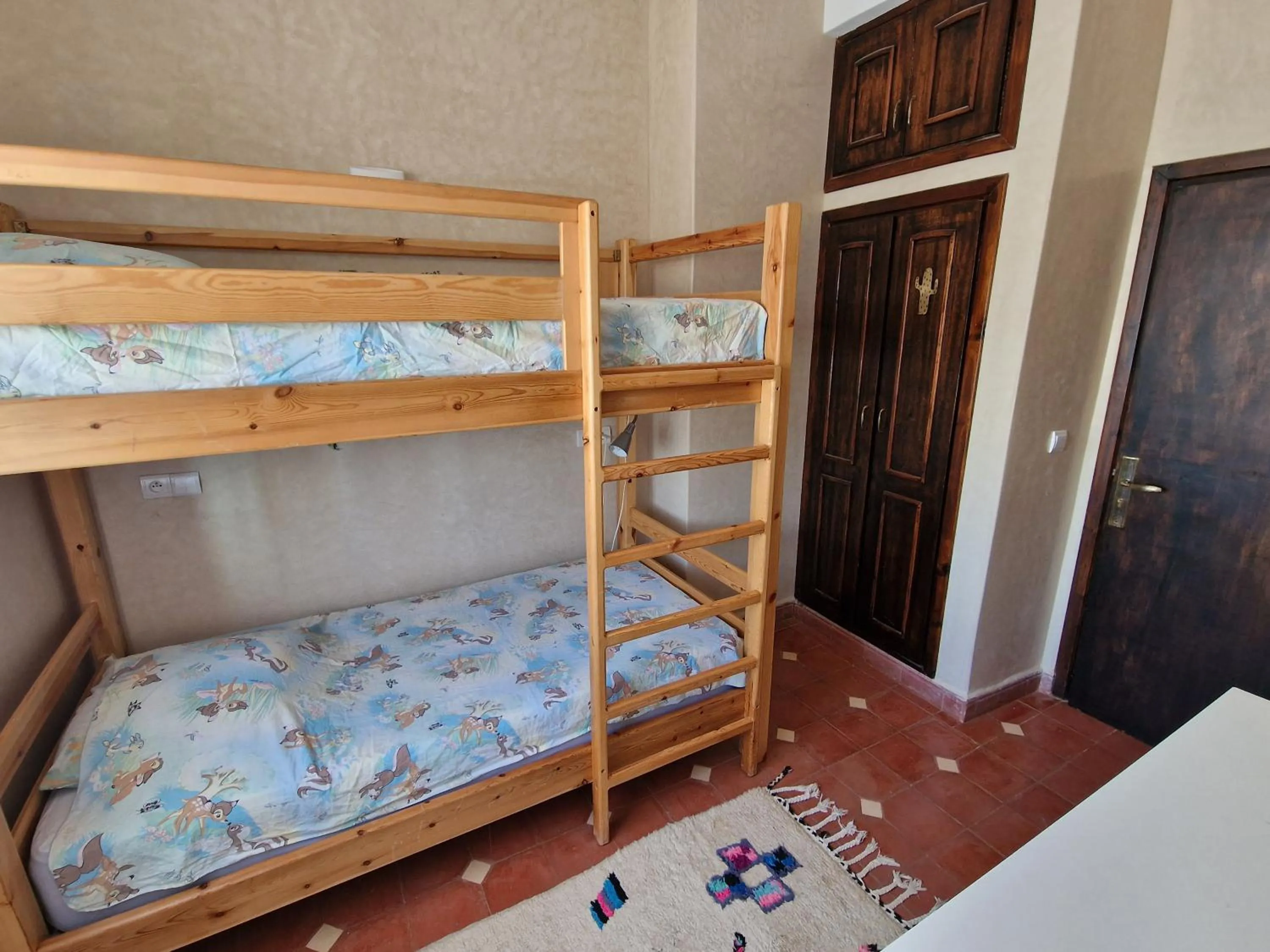 Photo of the whole room, Bed in Travel Surf Morocco