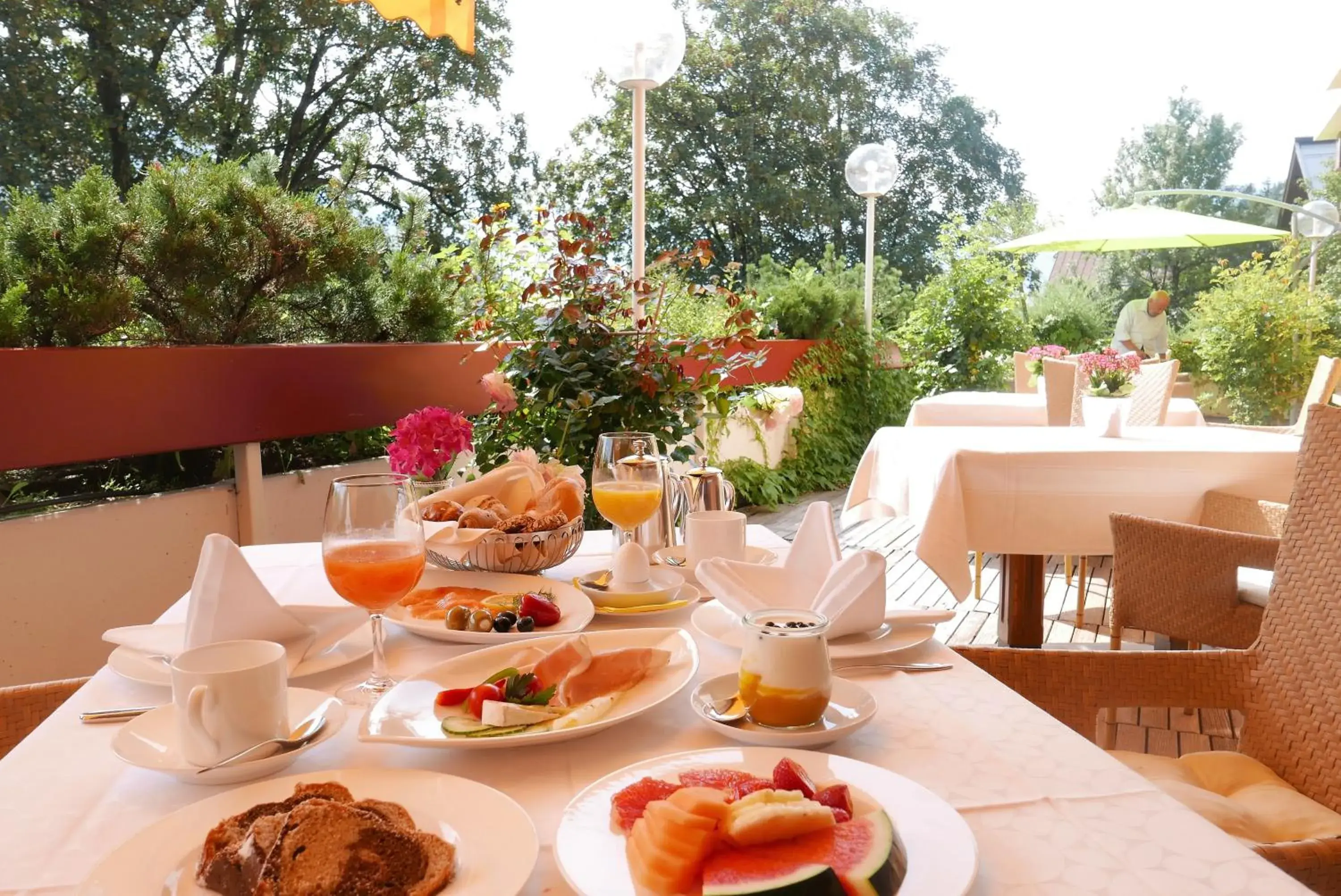 Breakfast in ALPIN- Das Sporthotel, SUMMERCARD included May - September Breakfast in ALPIN- Das Sporthotel, SUMMERCARD included May - September
