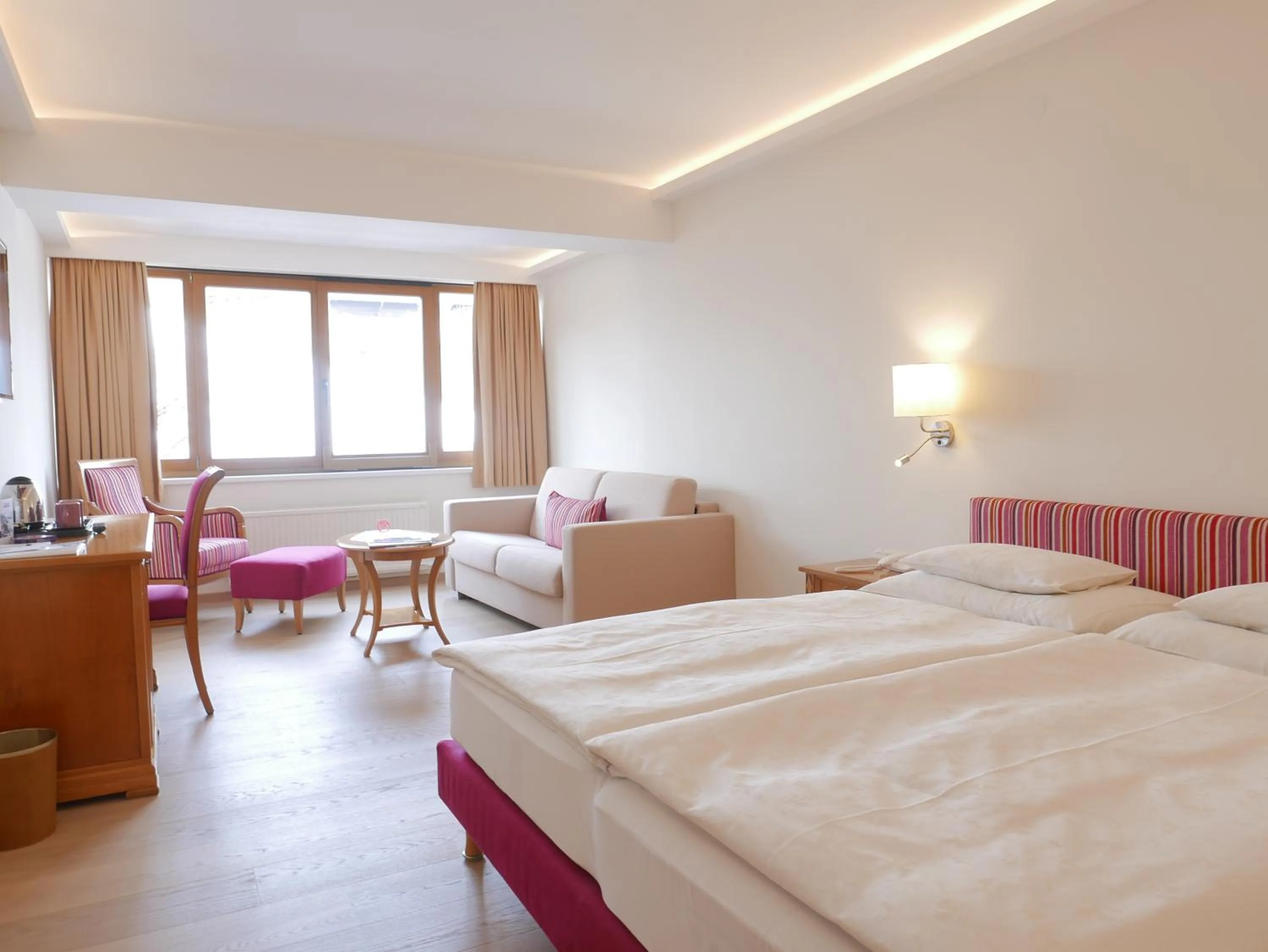 Photo of the whole room, Bed in ALPIN- Das Sporthotel, SUMMERCARD included May - September