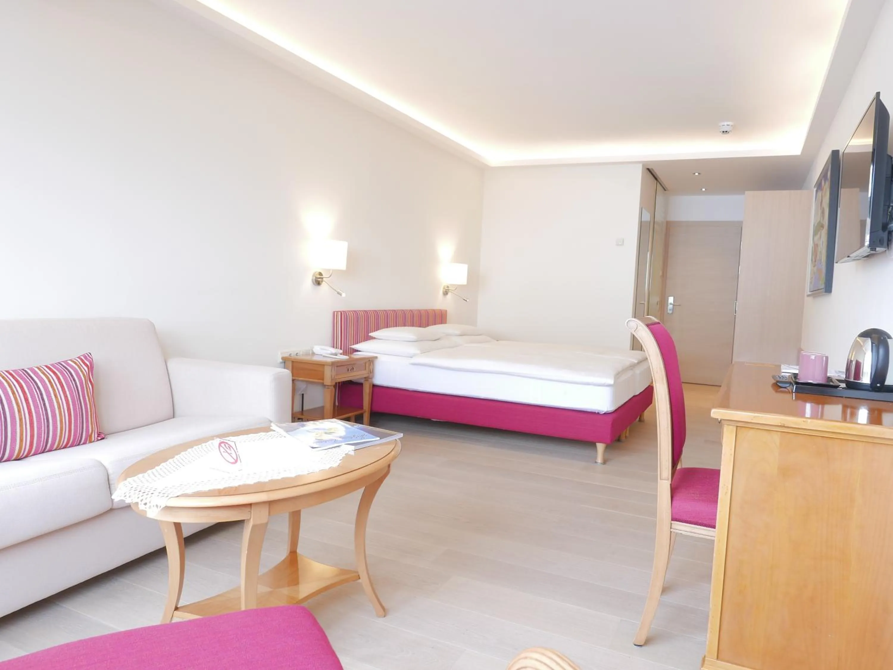 Bed in ALPIN- Das Sporthotel, SUMMERCARD included May - September