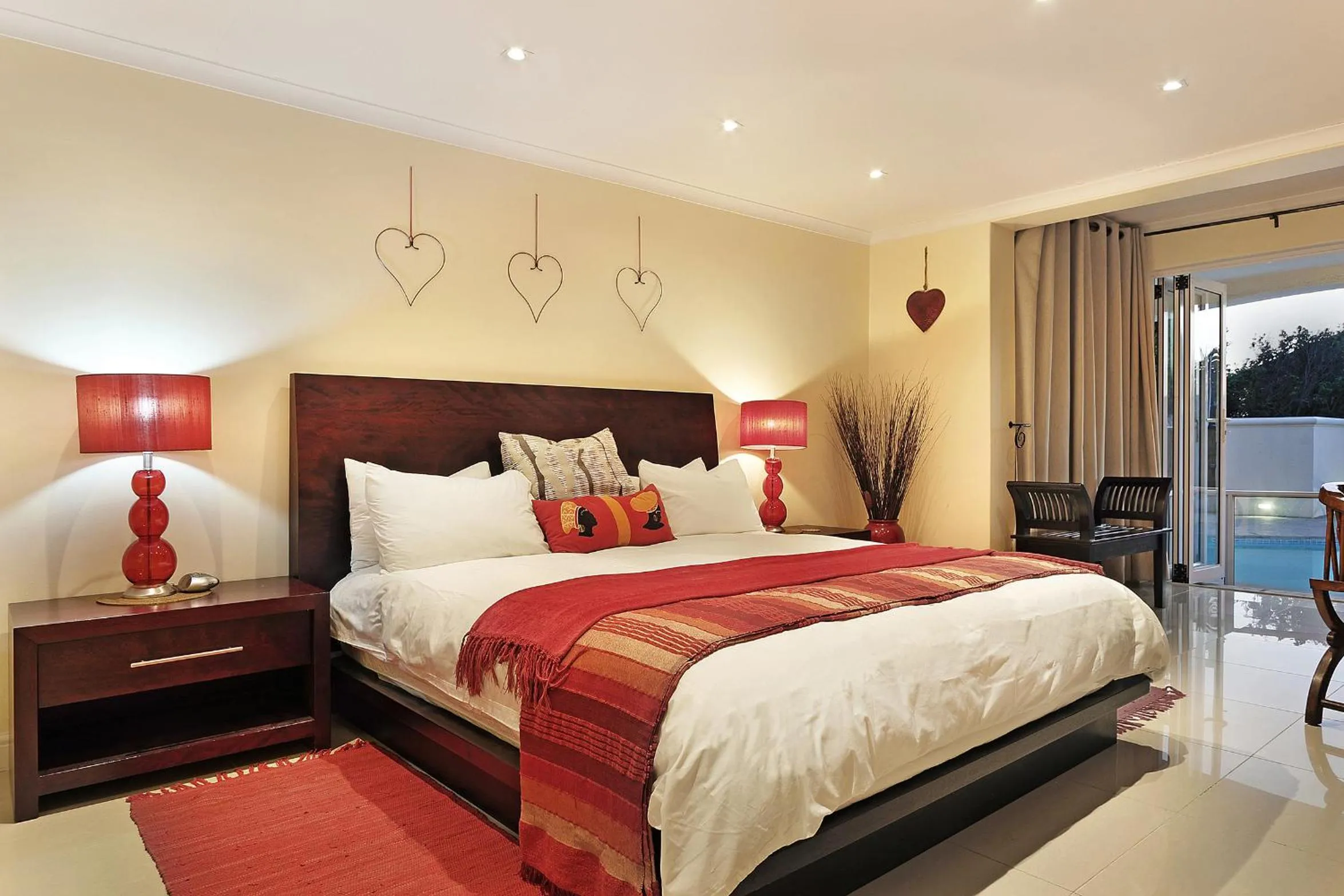 Bedroom, Bed in Merridew Villa