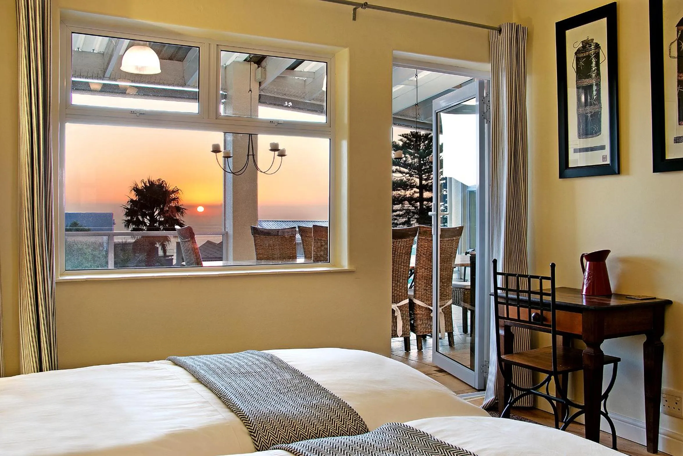 Bedroom, Bed in Merridew Villa