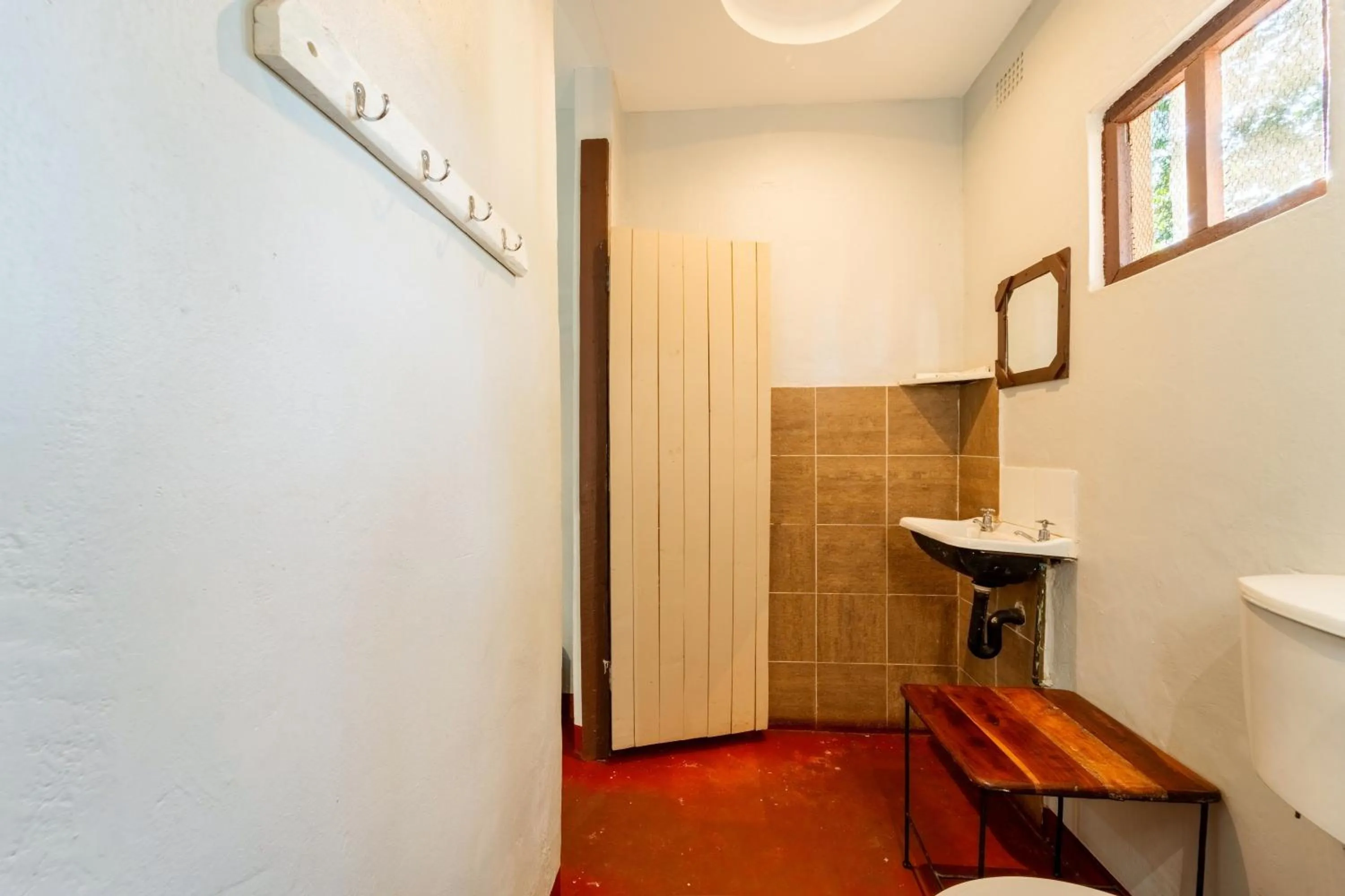 Bathroom in Shoestrings Backpackers Lodge Vic Falls