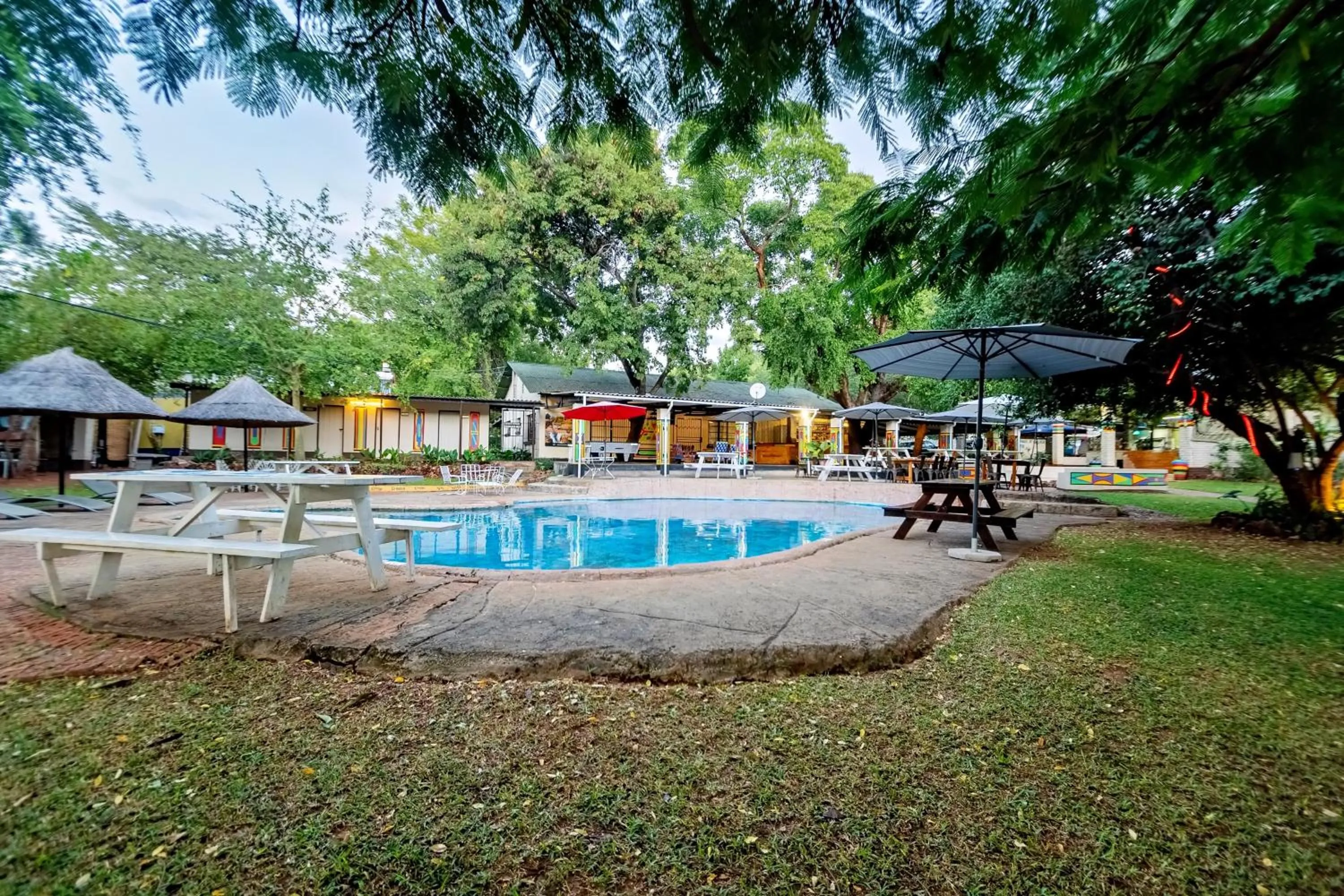 Property building in Shoestrings Backpackers Lodge Vic Falls