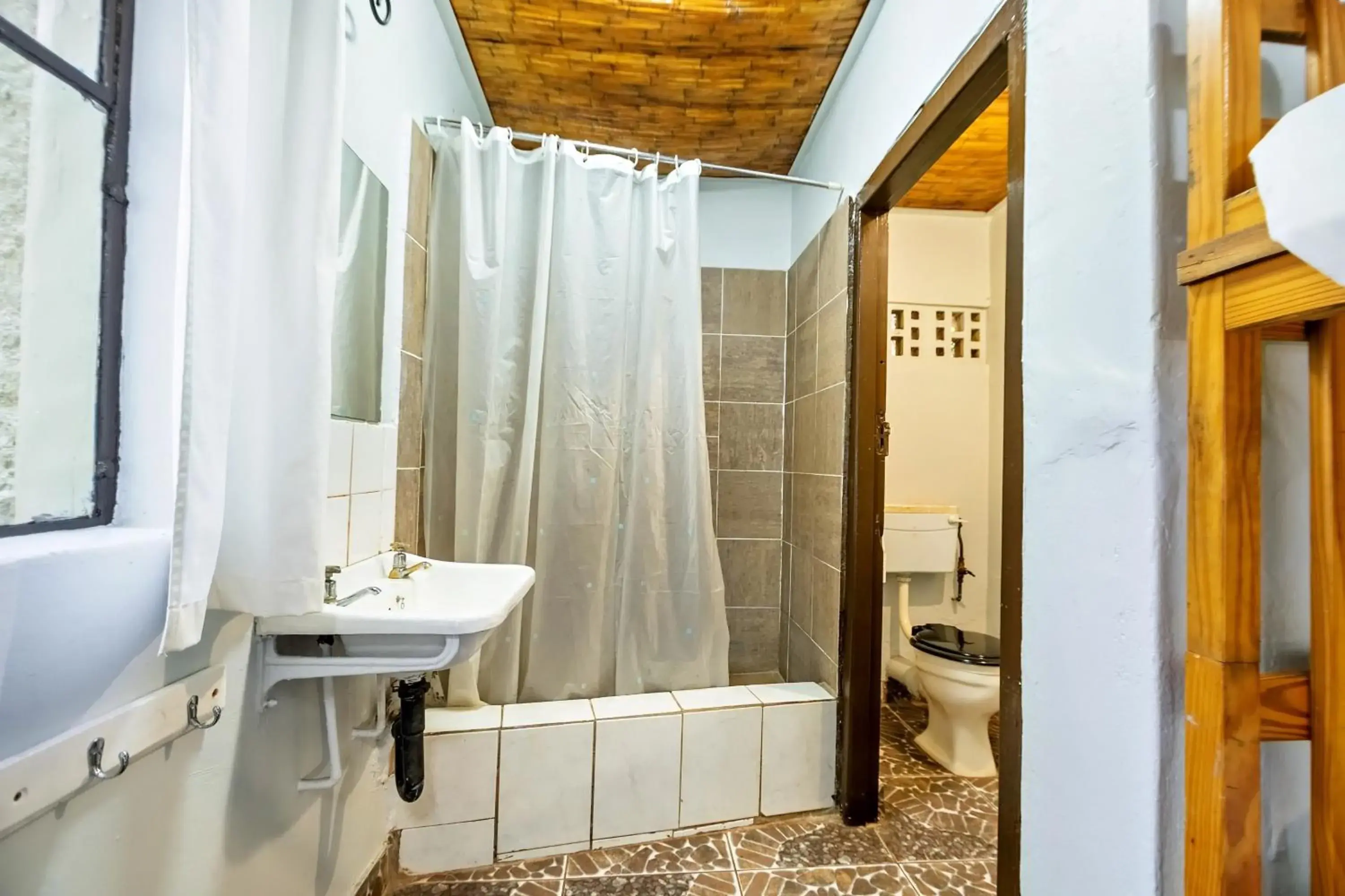 Bathroom in Shoestrings Backpackers Lodge Vic Falls Bathroom in Shoestrings Backpackers Lodge Vic Falls