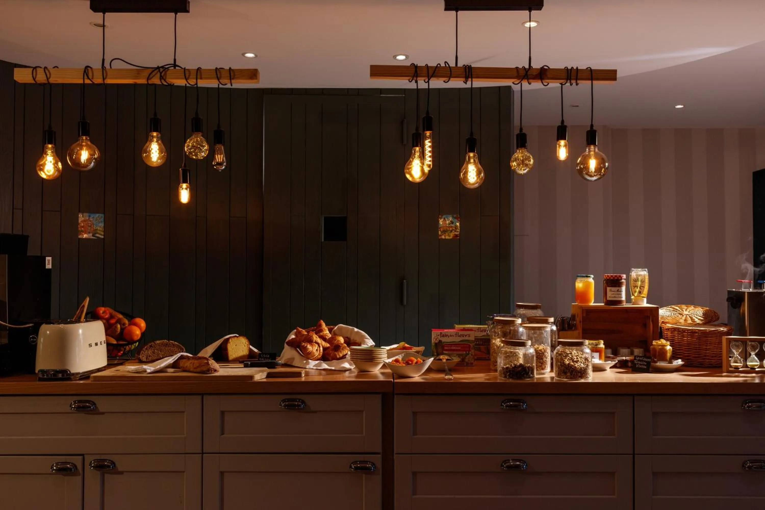 Breakfast in Auberge du Poids Public Logis Hotel