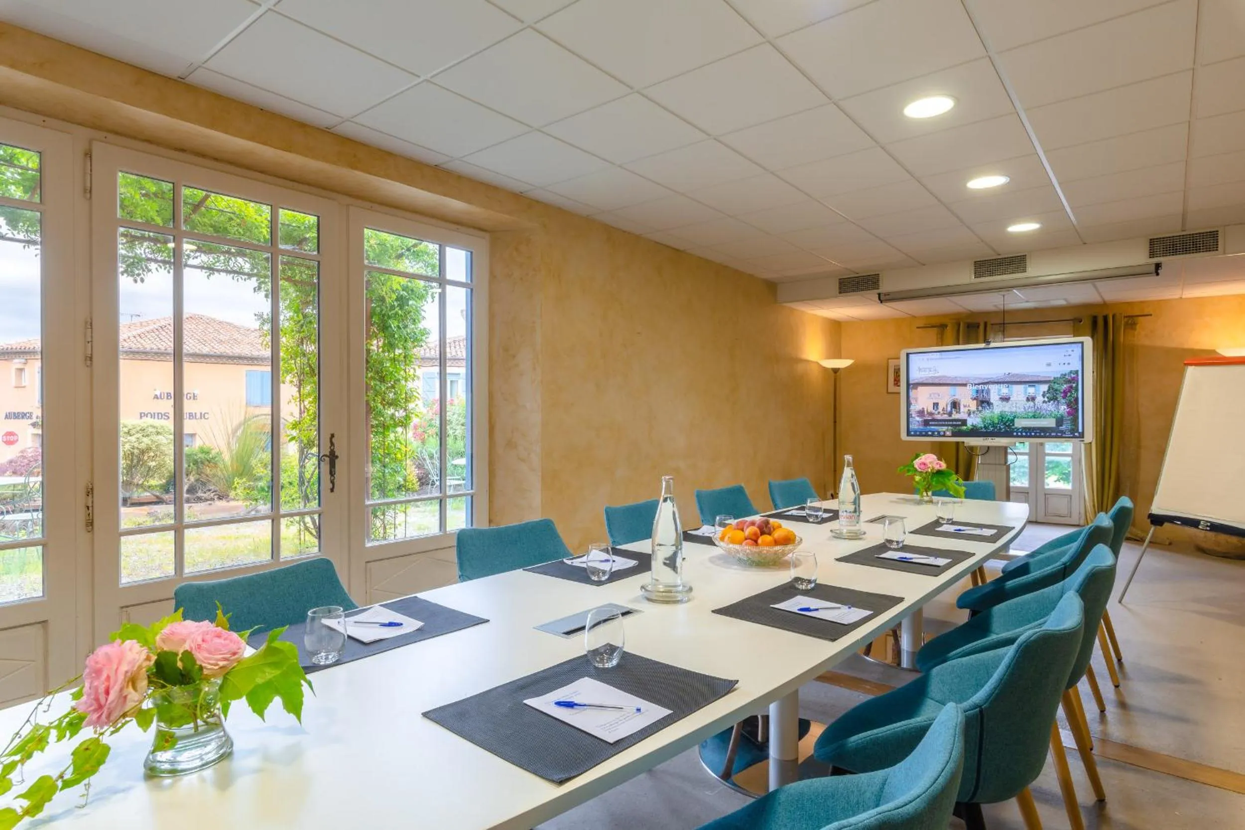 Business facilities in Auberge du Poids Public Logis Hotel