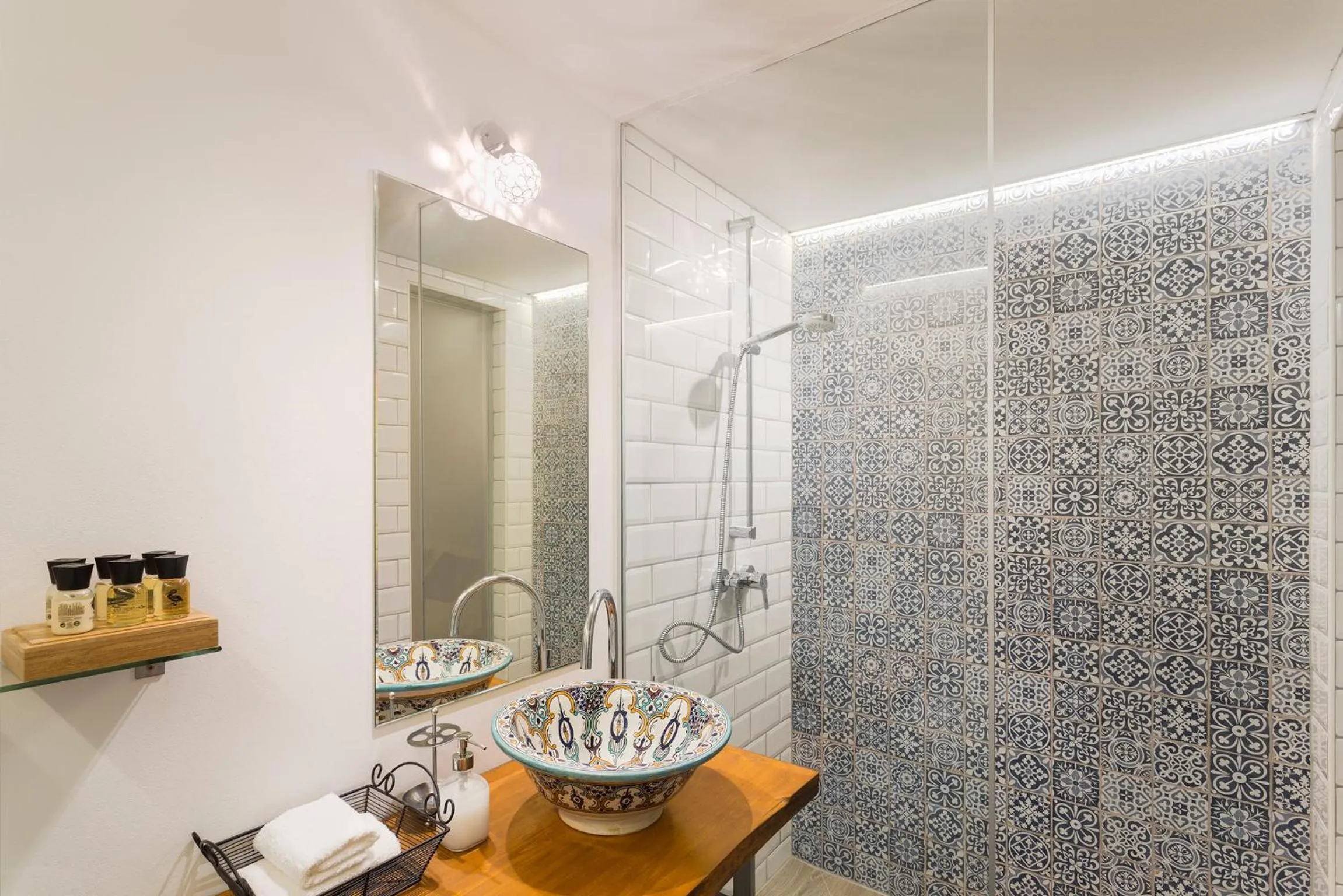 Bathroom in Suites 13 Budapest