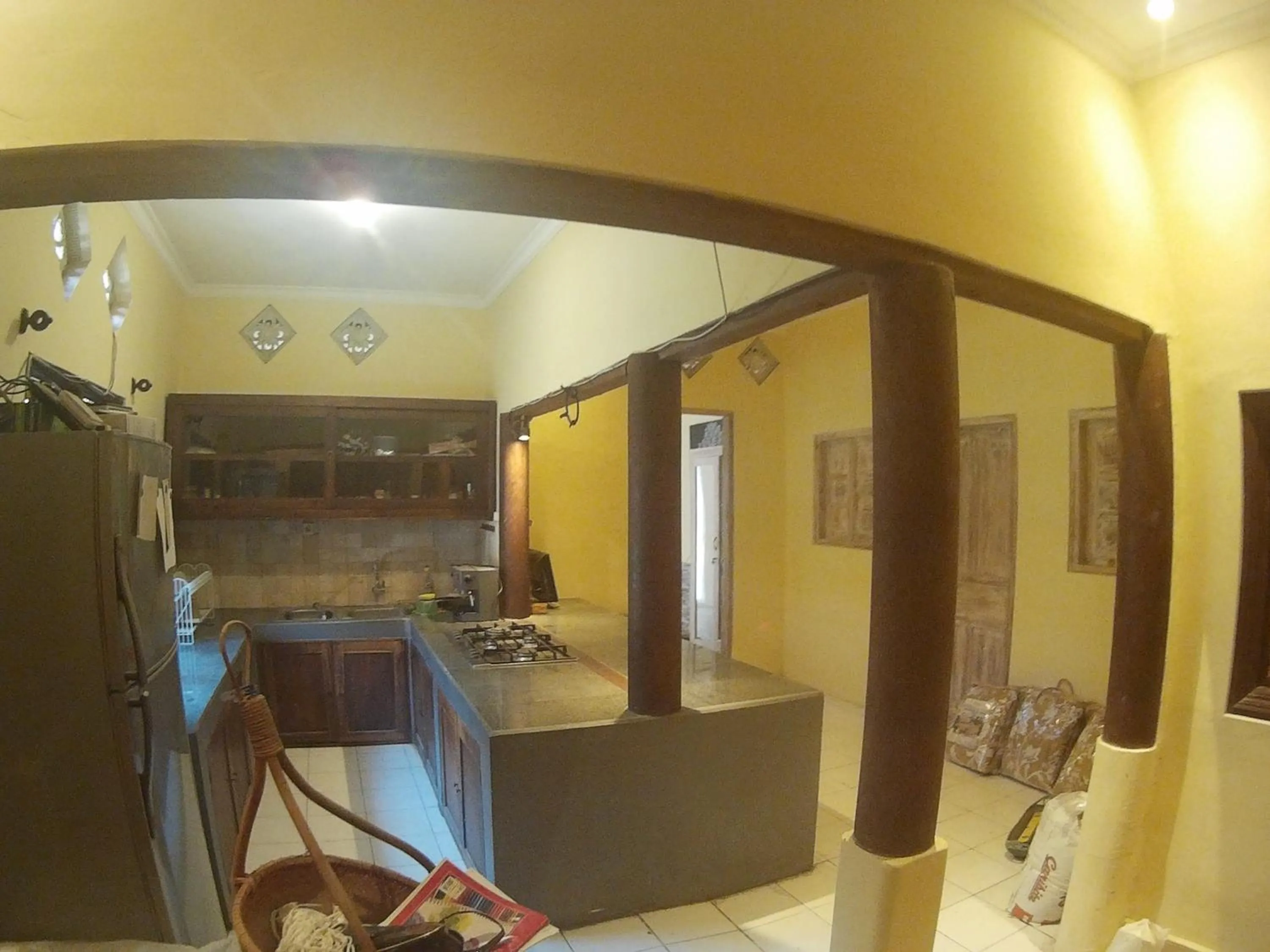 Communal kitchen in Canggu Pinpoint Rooms