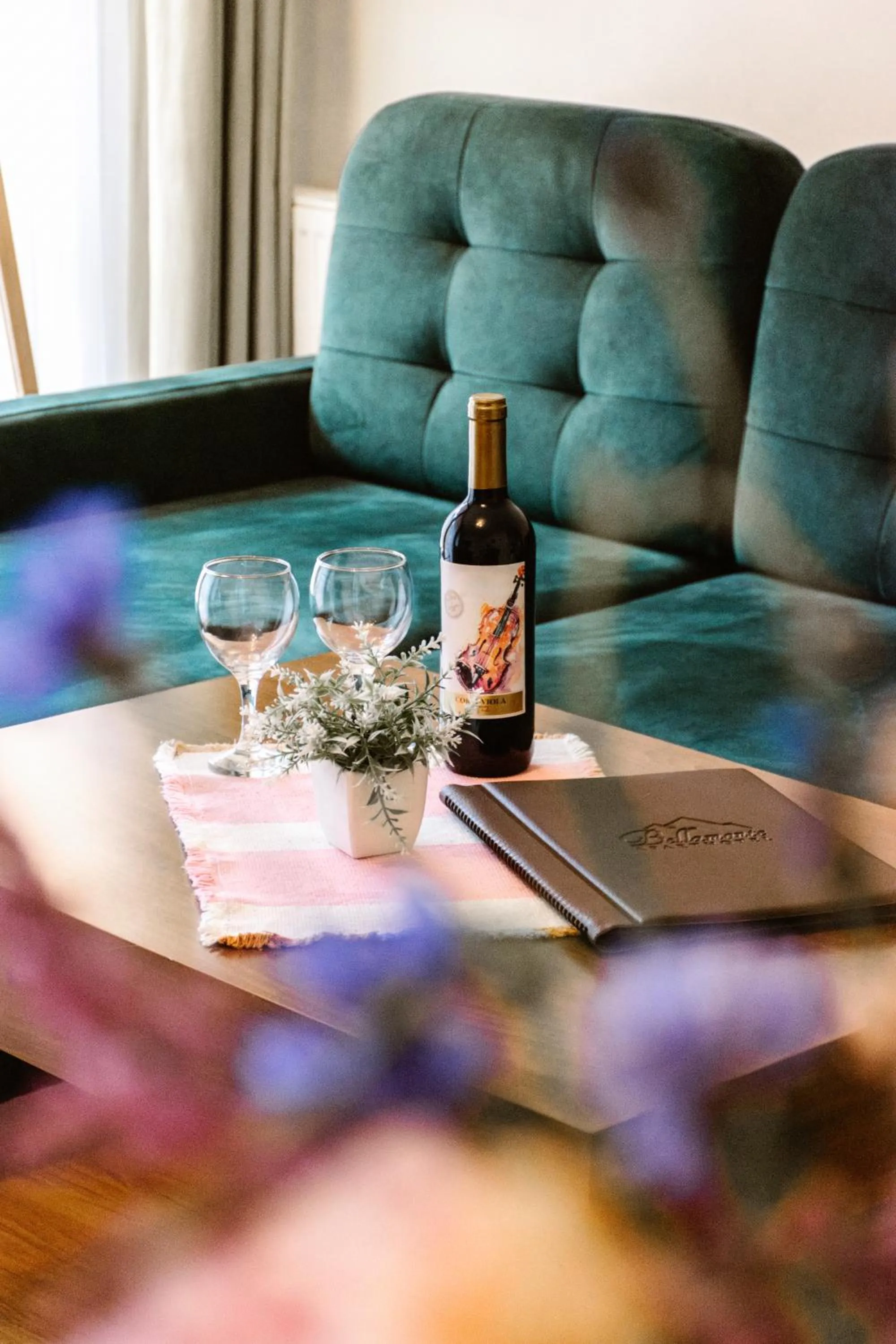 Communal lounge/ TV room in Aparthotel Bellamonte