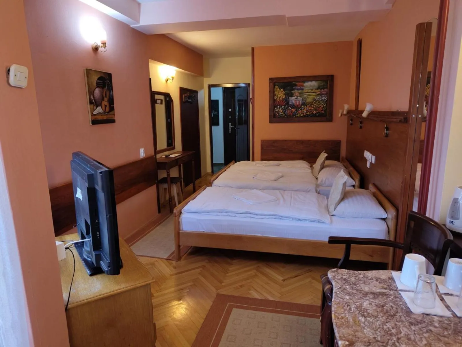 Bed in Hotel Kapistec Skopje