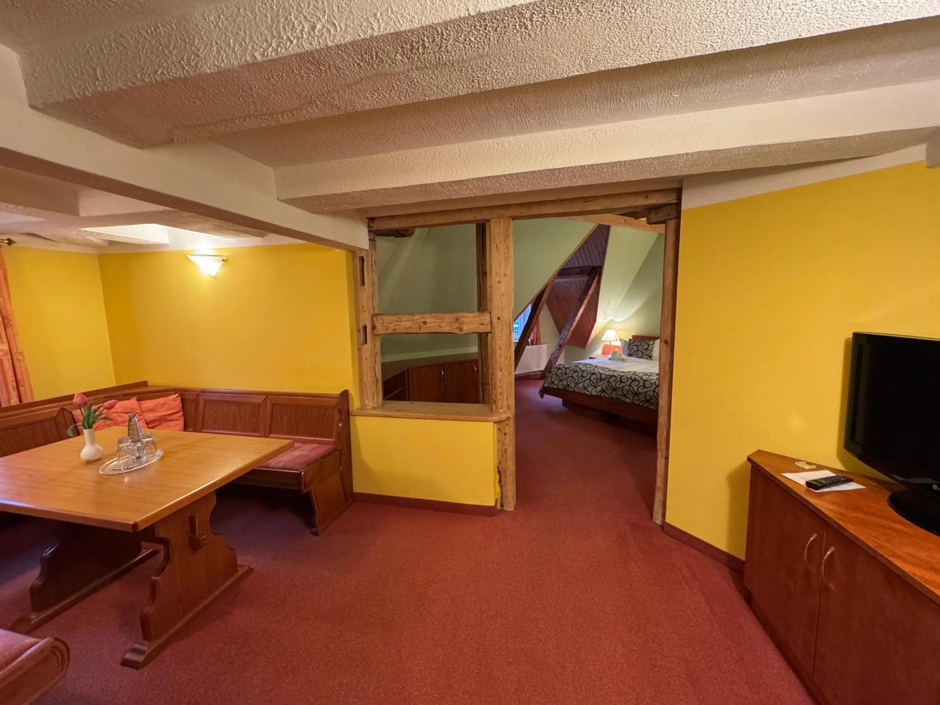 Photo of the whole room, Bed in Hotel Zum Kanzler