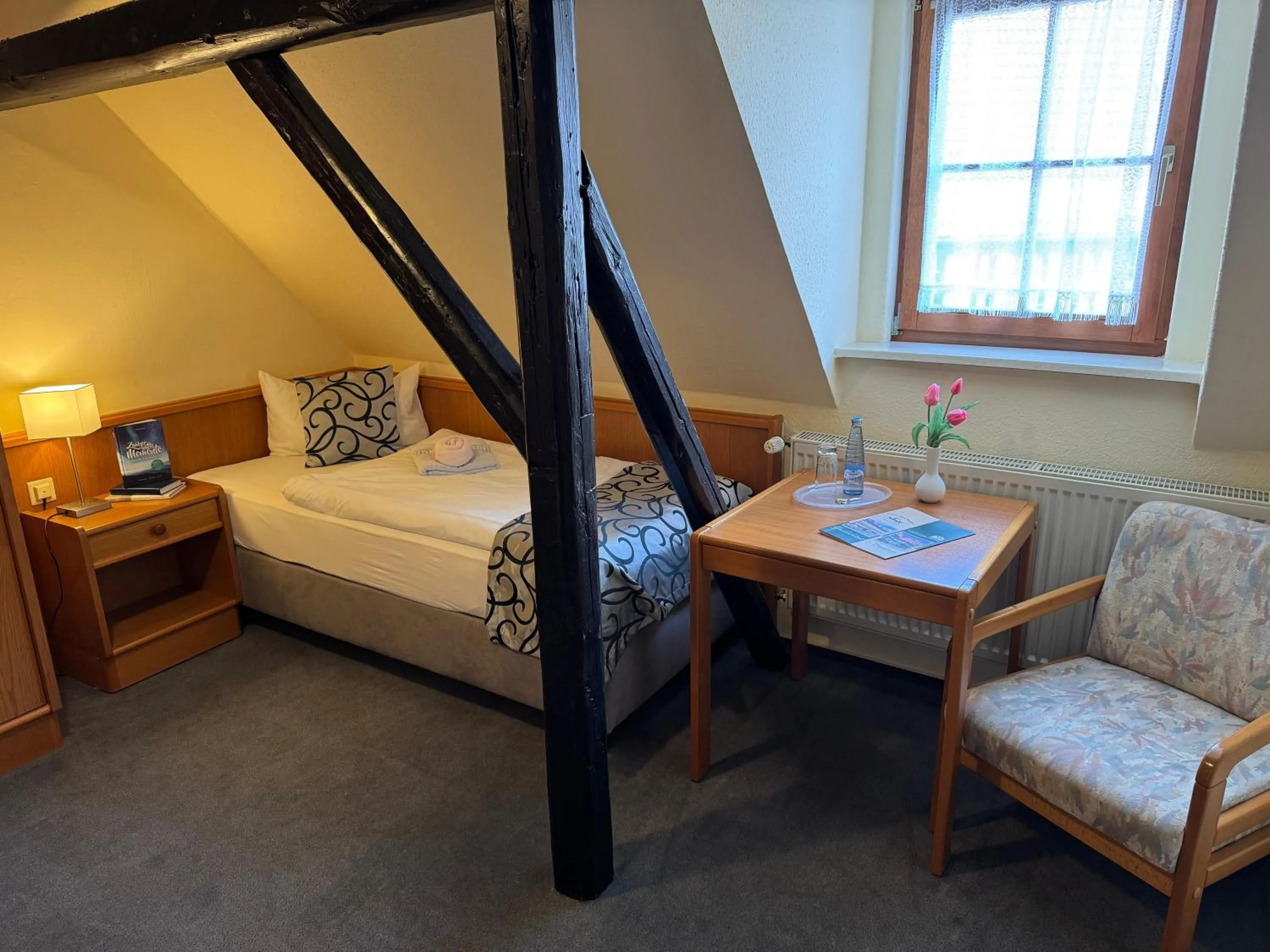 Photo of the whole room, Bed in Hotel Zum Kanzler