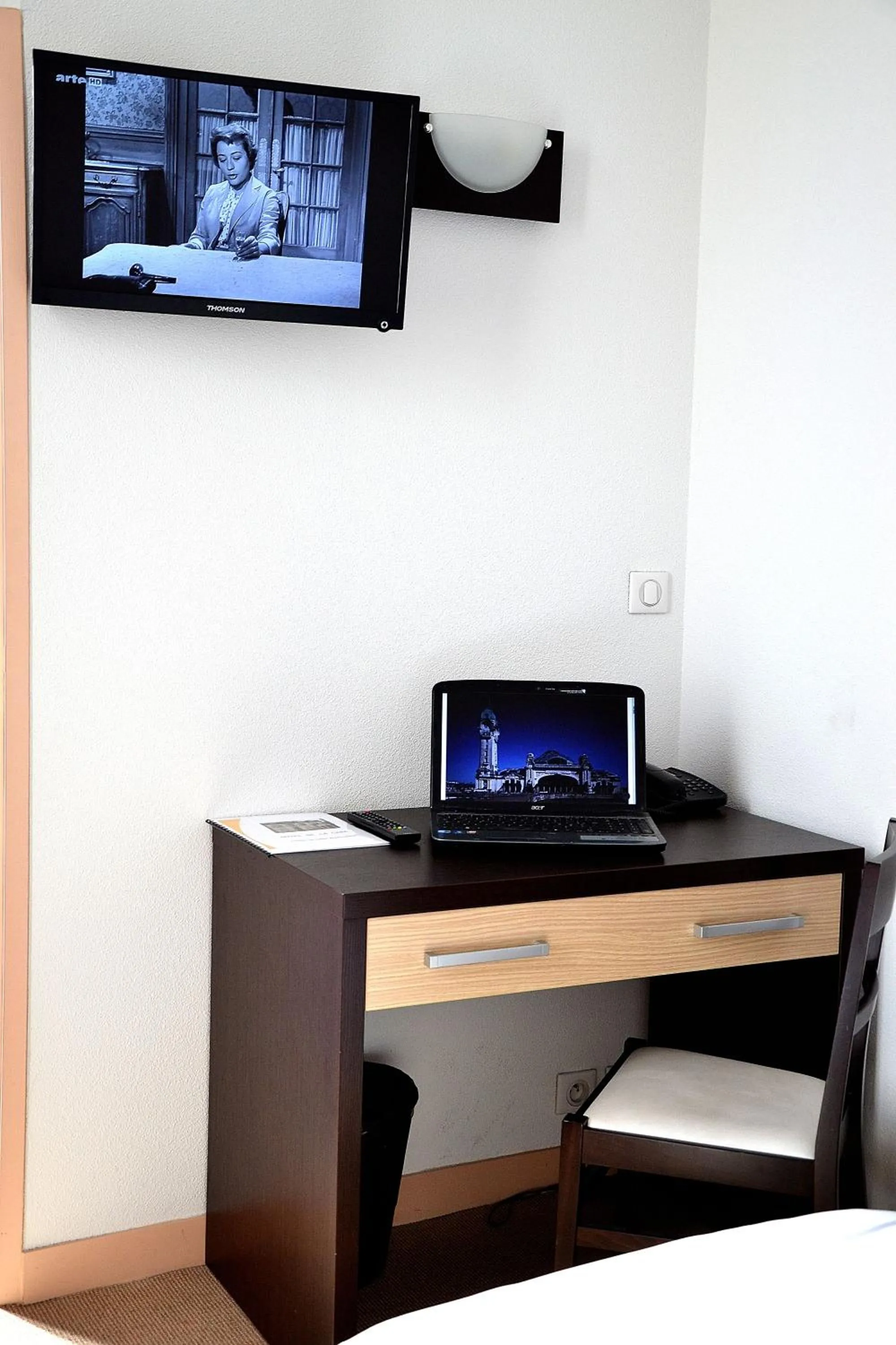 Seating area, TV/Entertainment Center in Hotel Les Bénédictins