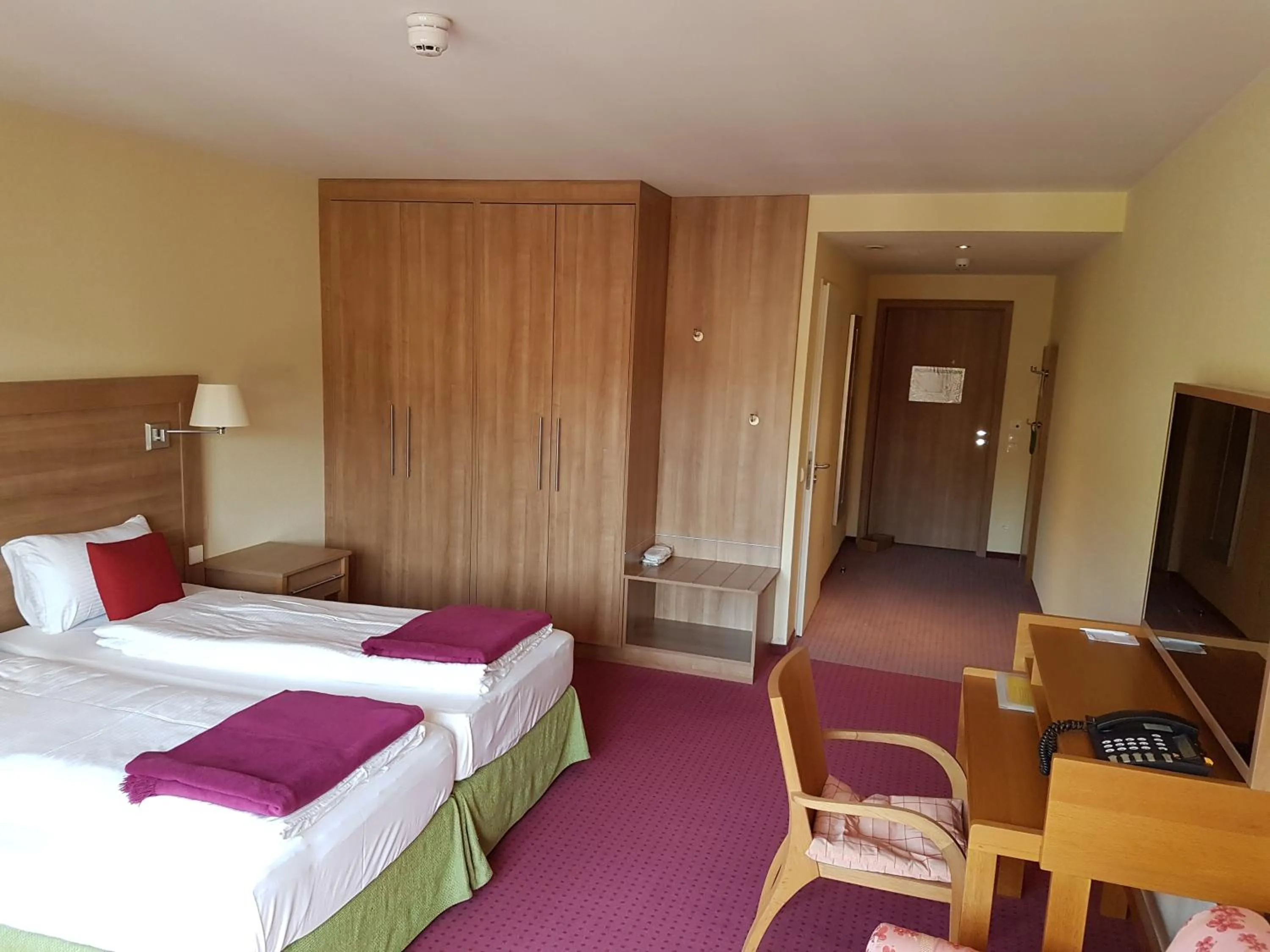 Bedroom, Bed in Nashira Kurpark Hotel