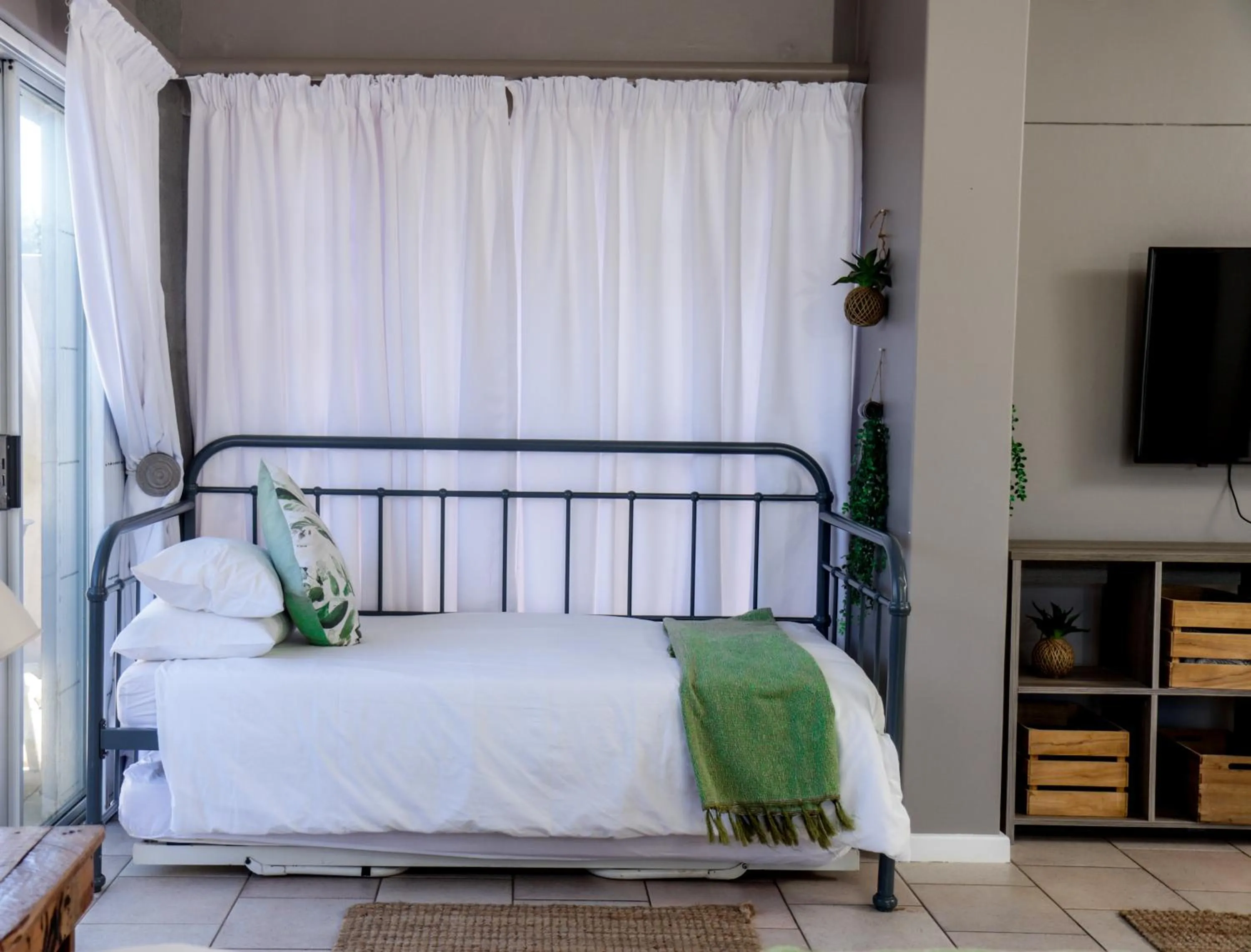 Bed in Nine on Uys street B & B