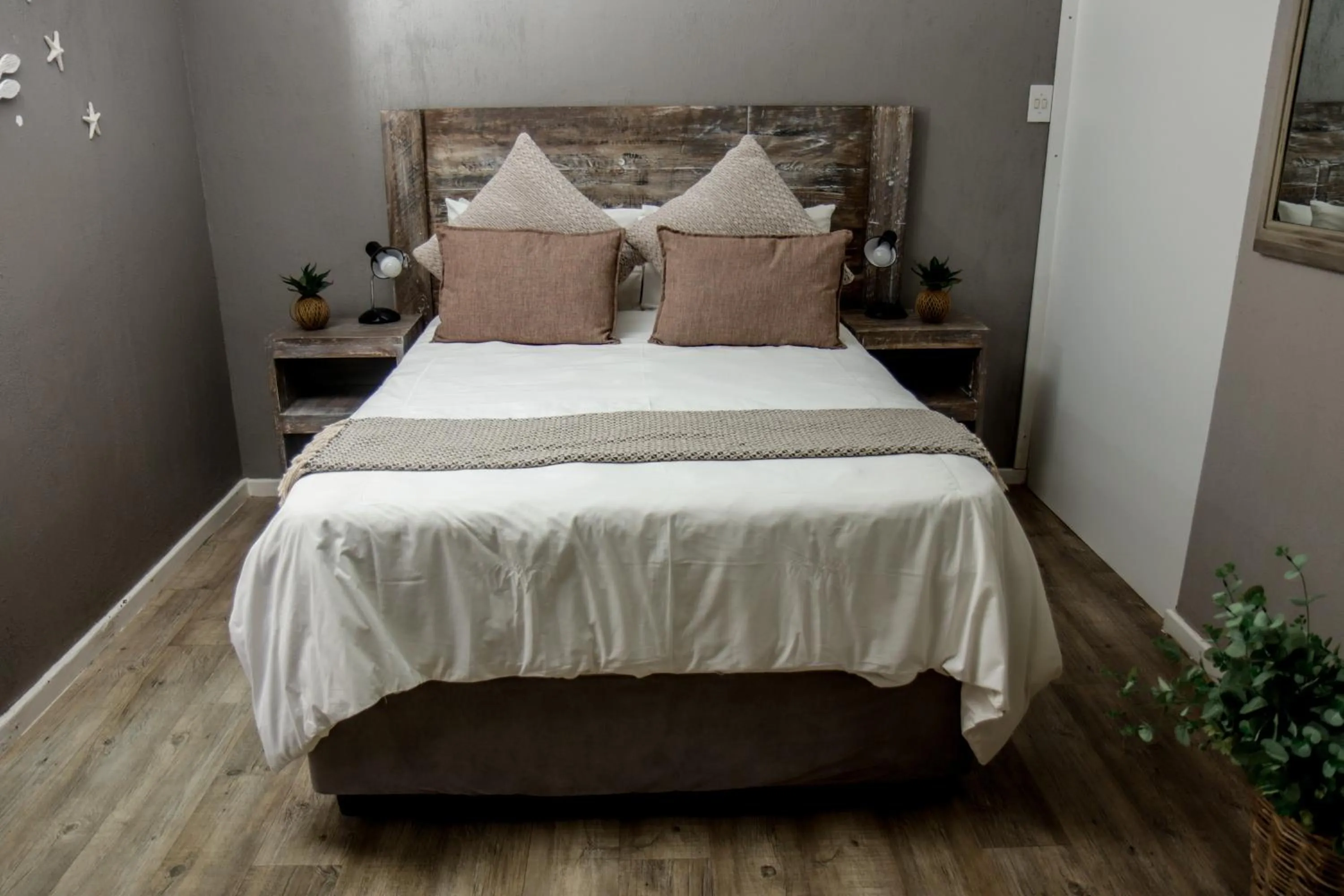 Bed in Nine on Uys street B & B