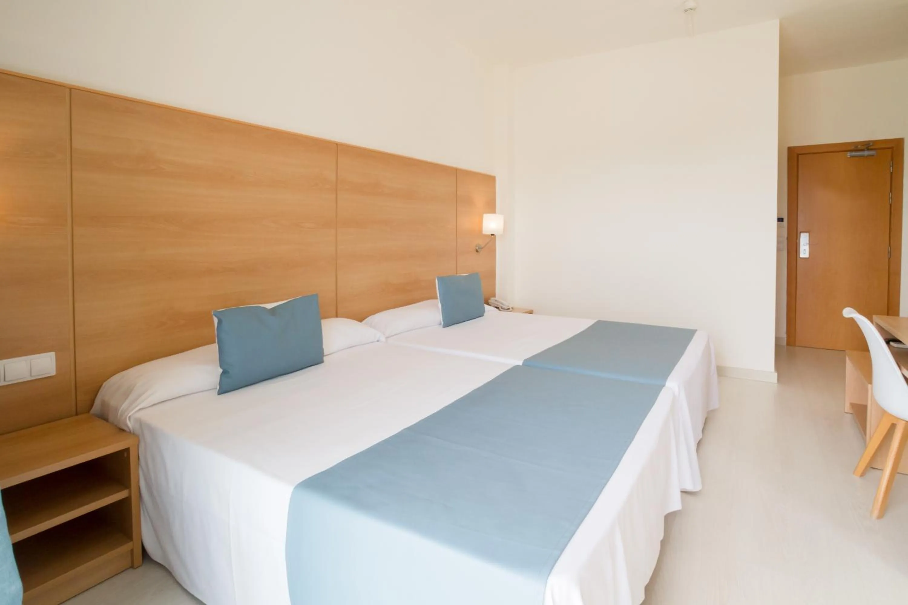 Bedroom, Bed in Ibersol Playa Dorada