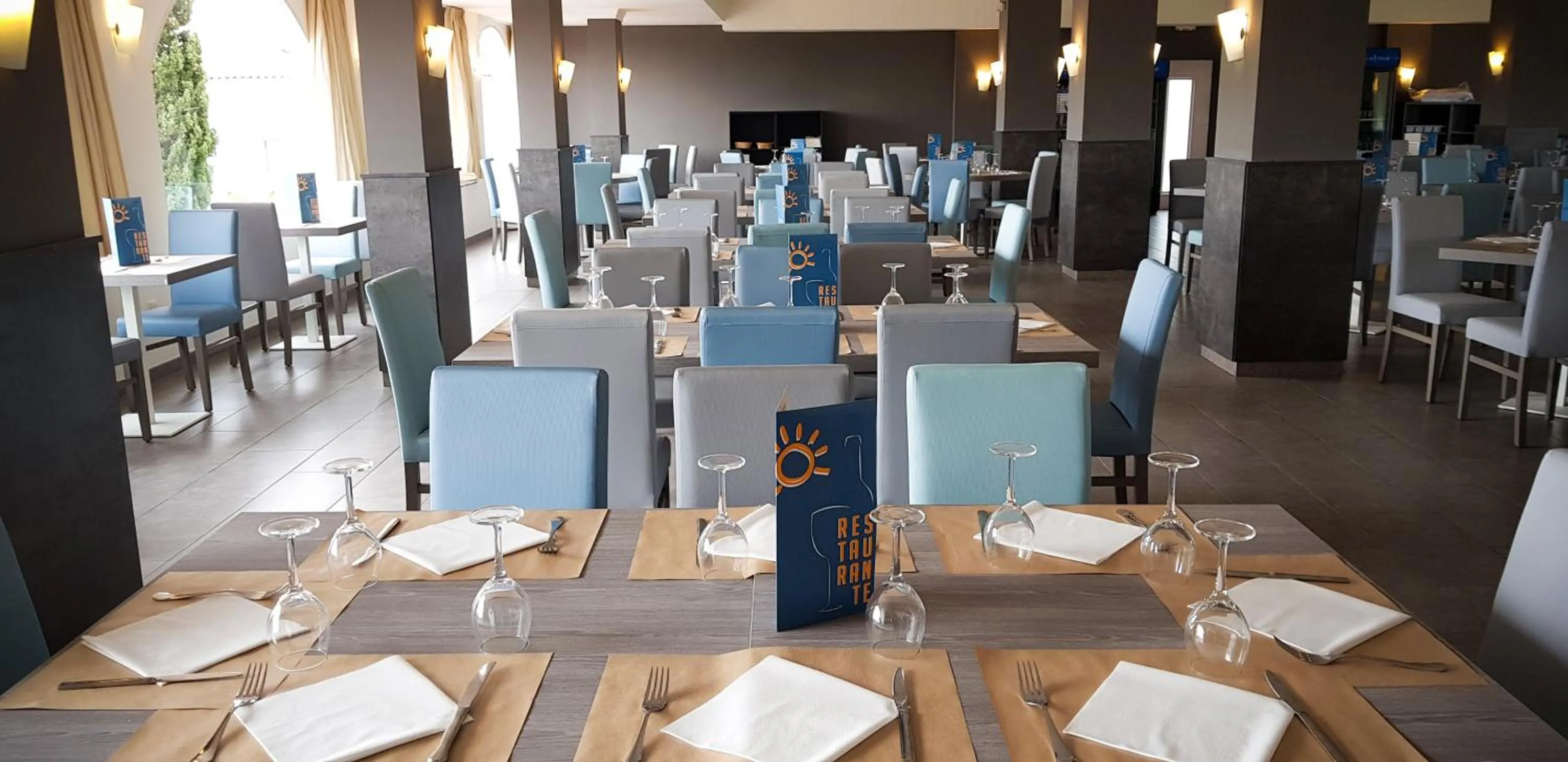 Restaurant/Places to Eat in Ohtels San Salvador