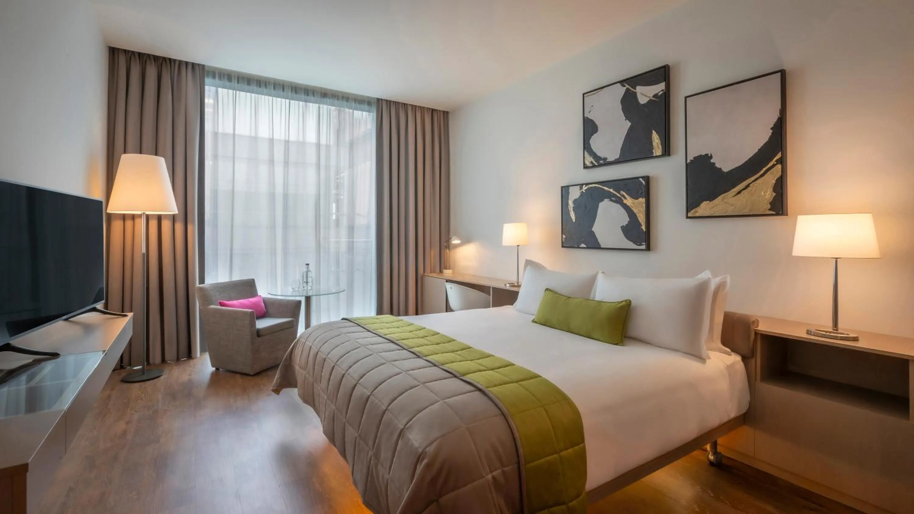 Bedroom, Bed in The Gibson Hotel