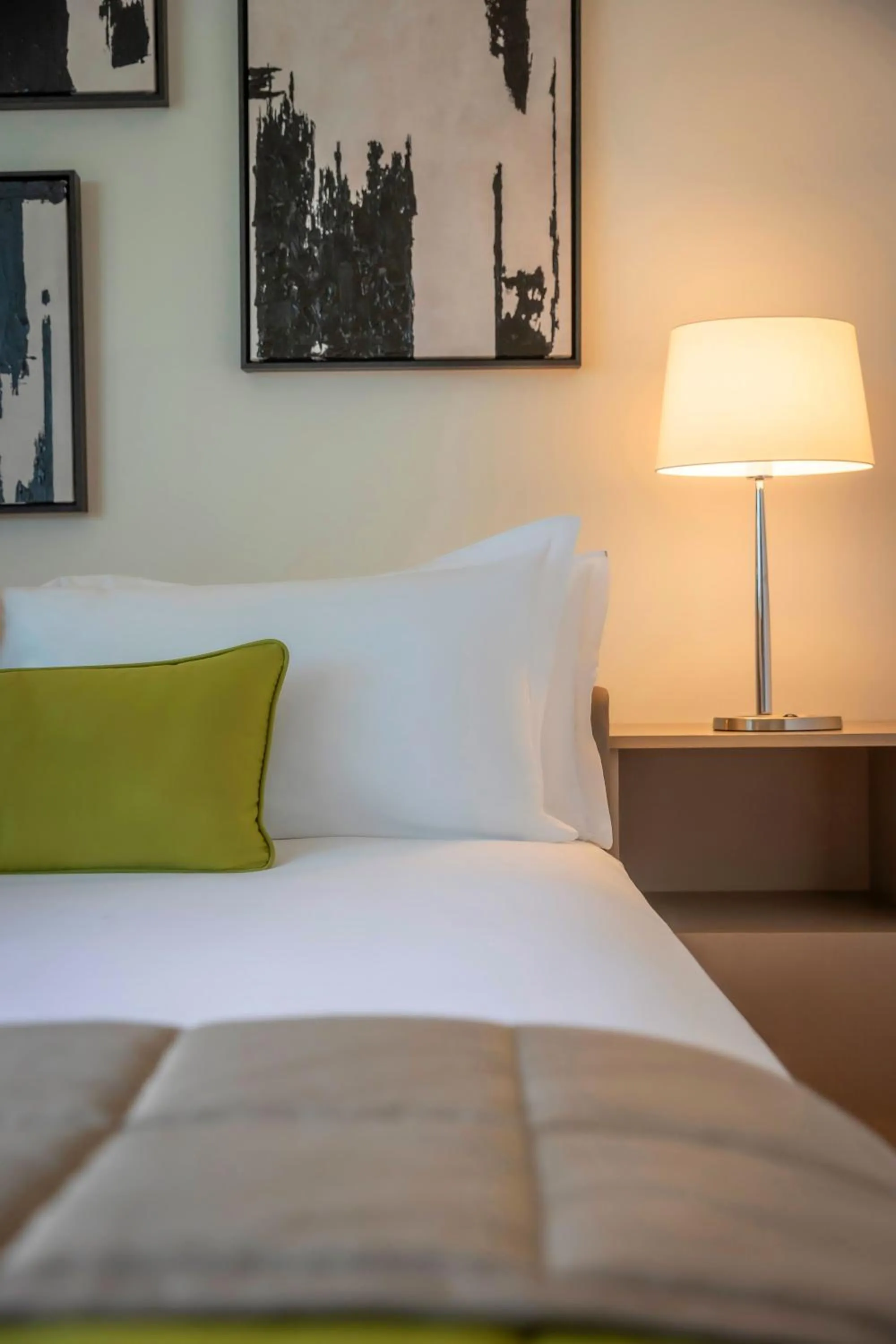 Bed in The Gibson Hotel