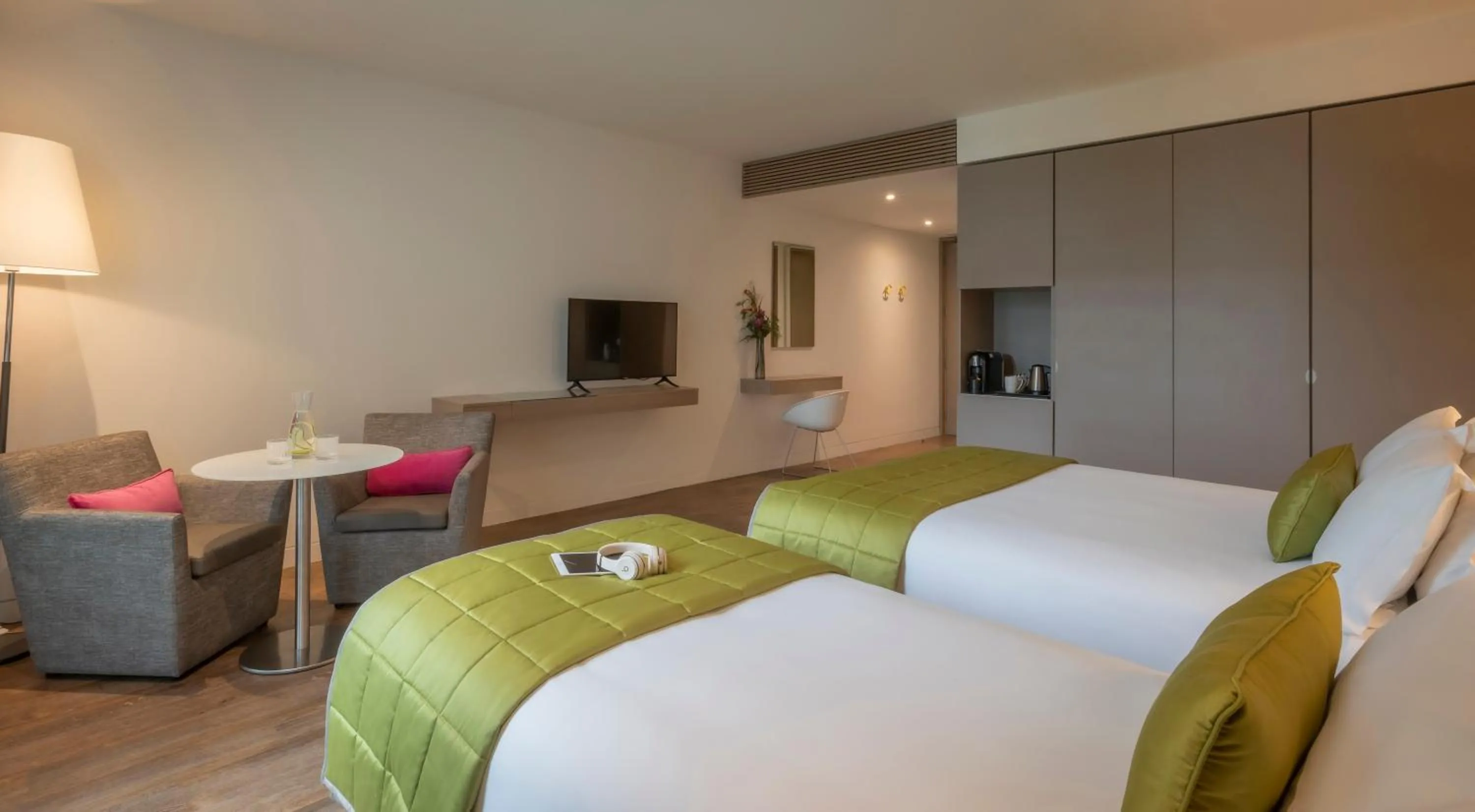 Bed in The Gibson Hotel