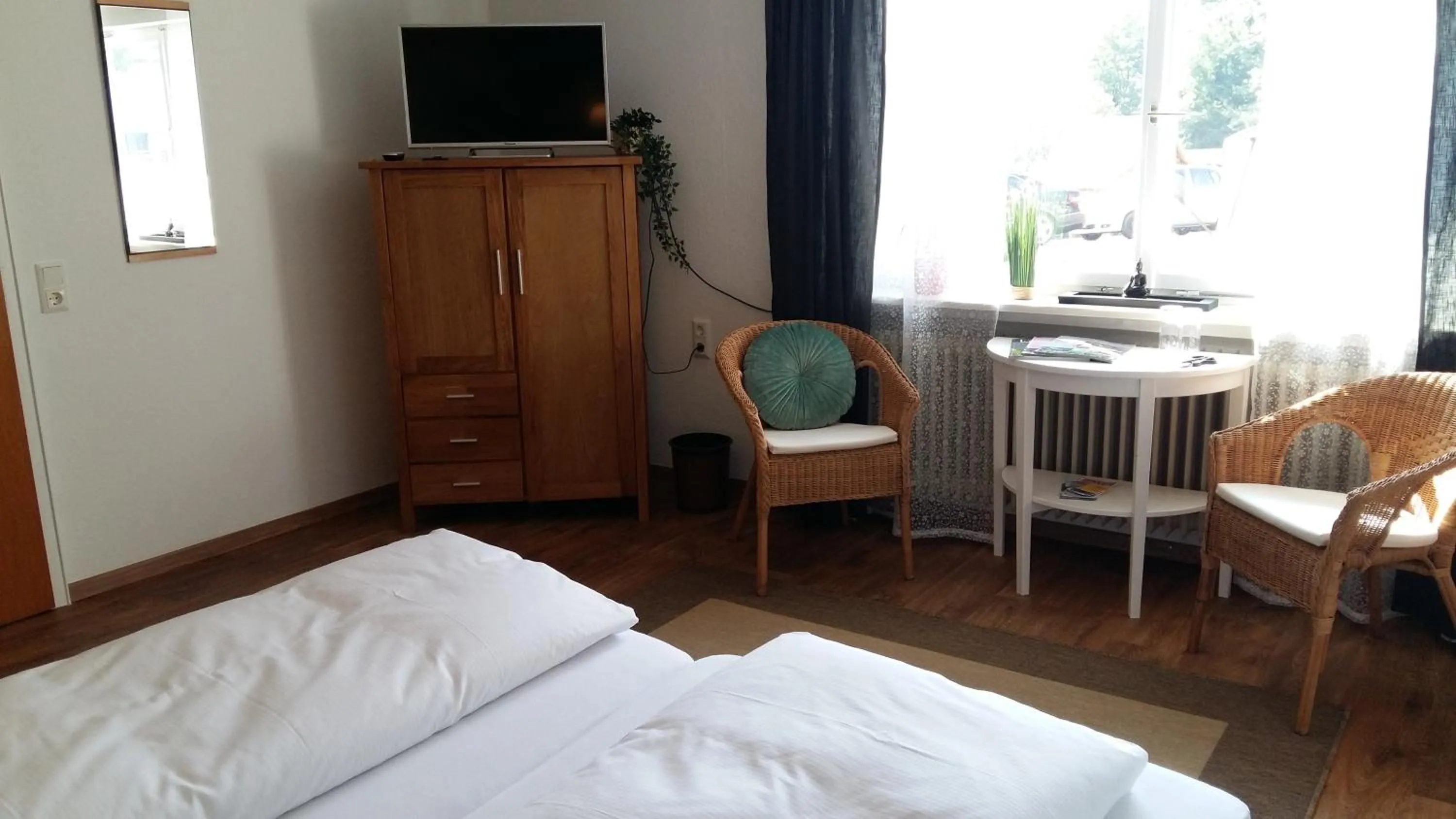 TV and multimedia, Bed in Landgasthof Grüner Baum