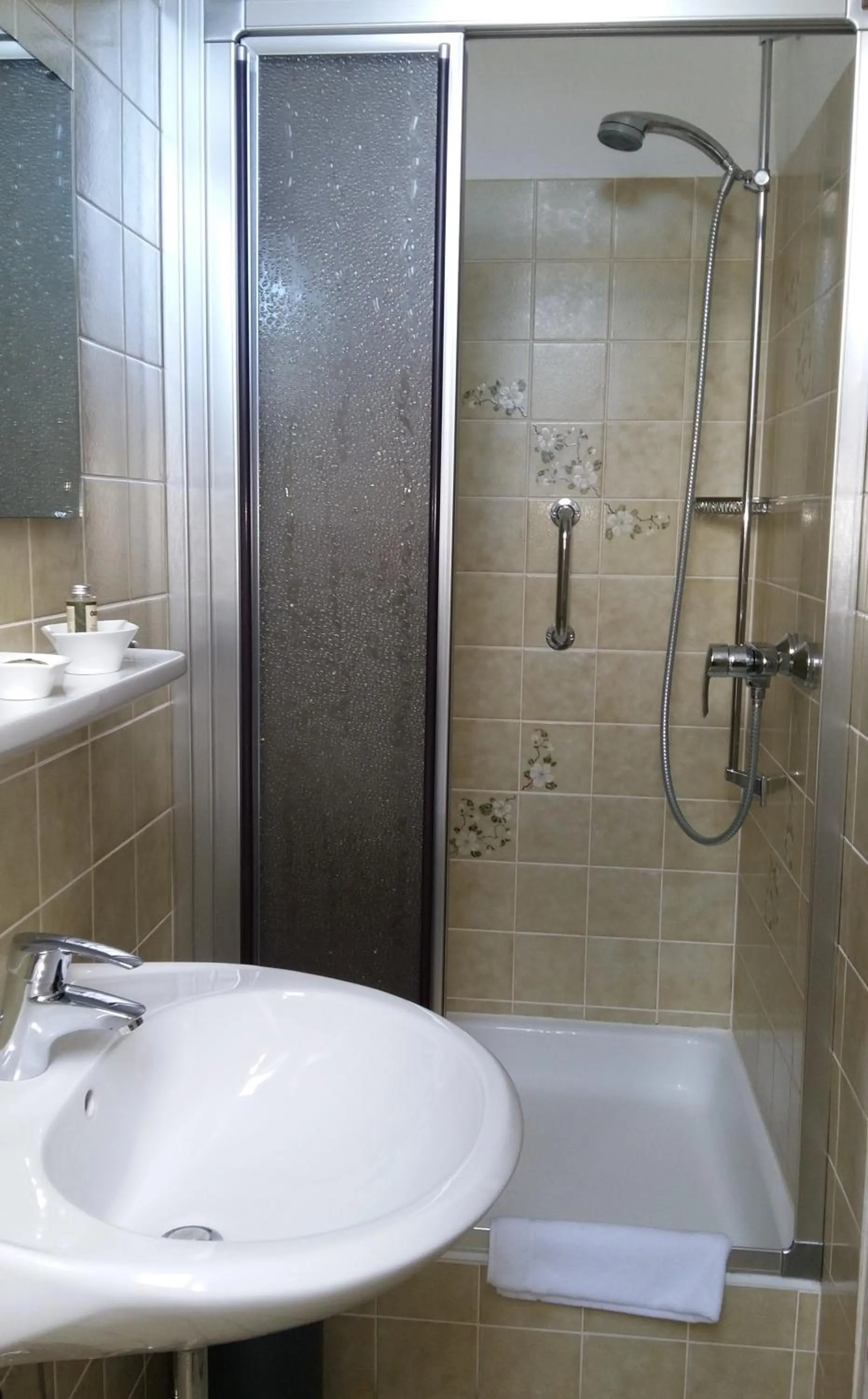 Bathroom in Landgasthof Grüner Baum